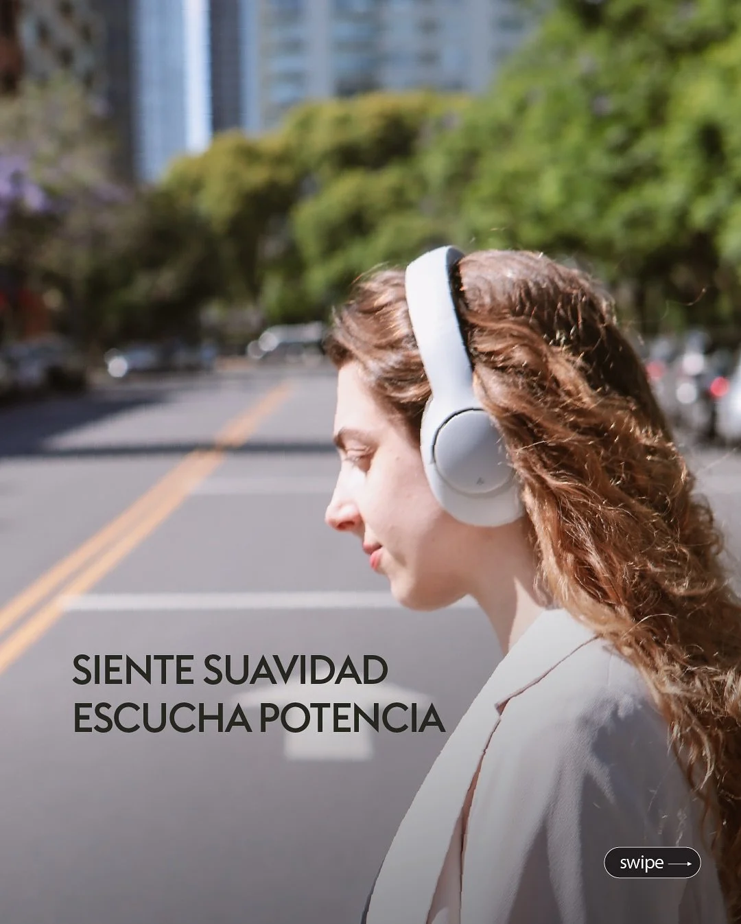 Nuestros auriculares Flora combinan almohadillas de memory foam que se amoldan a ti con un sonido claro y envolvente. Suaves en piel, serios en audio. Disponible en color Nube y Oc&eacute;ano 🎧☁️🌊♻️

#technology #recycle #plasticrecycling #ecofrien