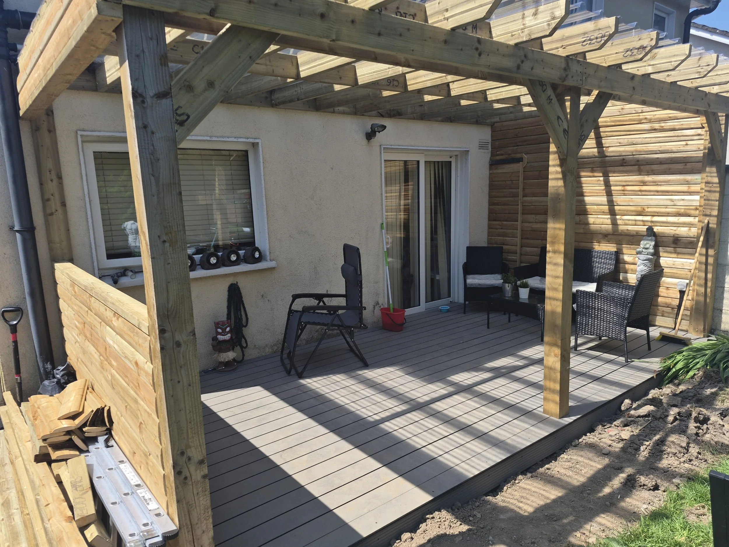 Medium Timber Pergola with Composite Decking