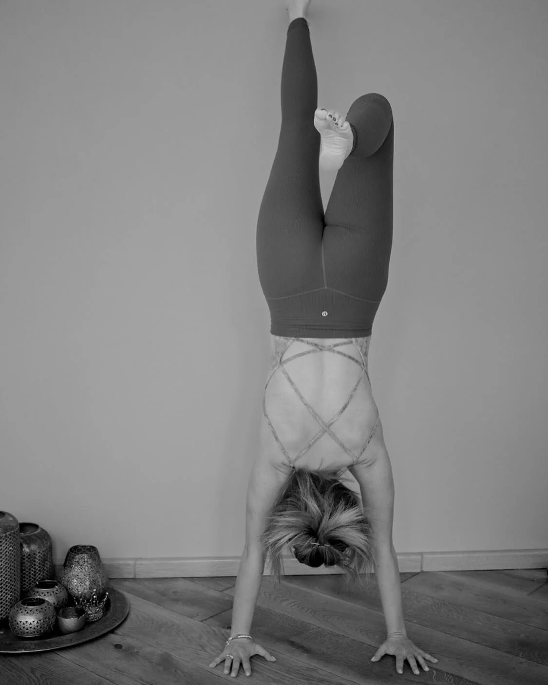 Let life turn upside down to learn how to live right side up🫰🏼✨

#happyplace 
#trusttheuniverse
#thankful
#safeplace

📸 @olivierpolmichel