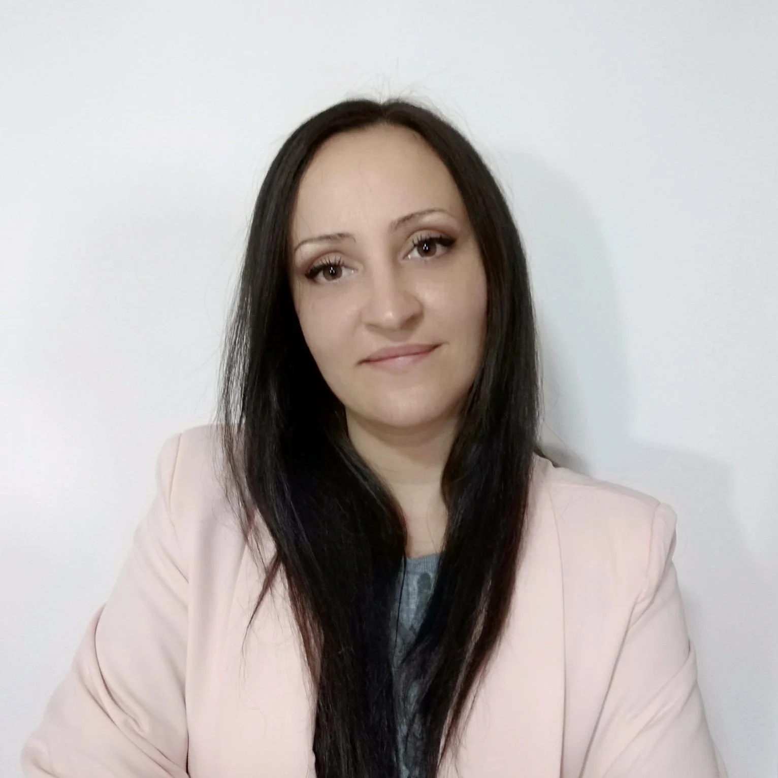 Gordana Miskovic — online psychologist and psychotherapist