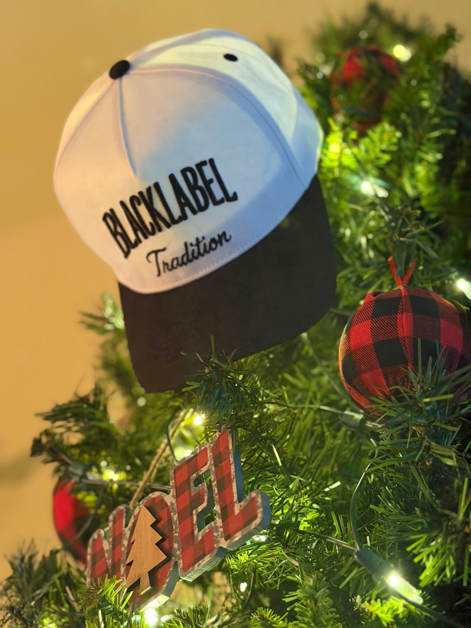 Luxury hat decorating the tree for festivity