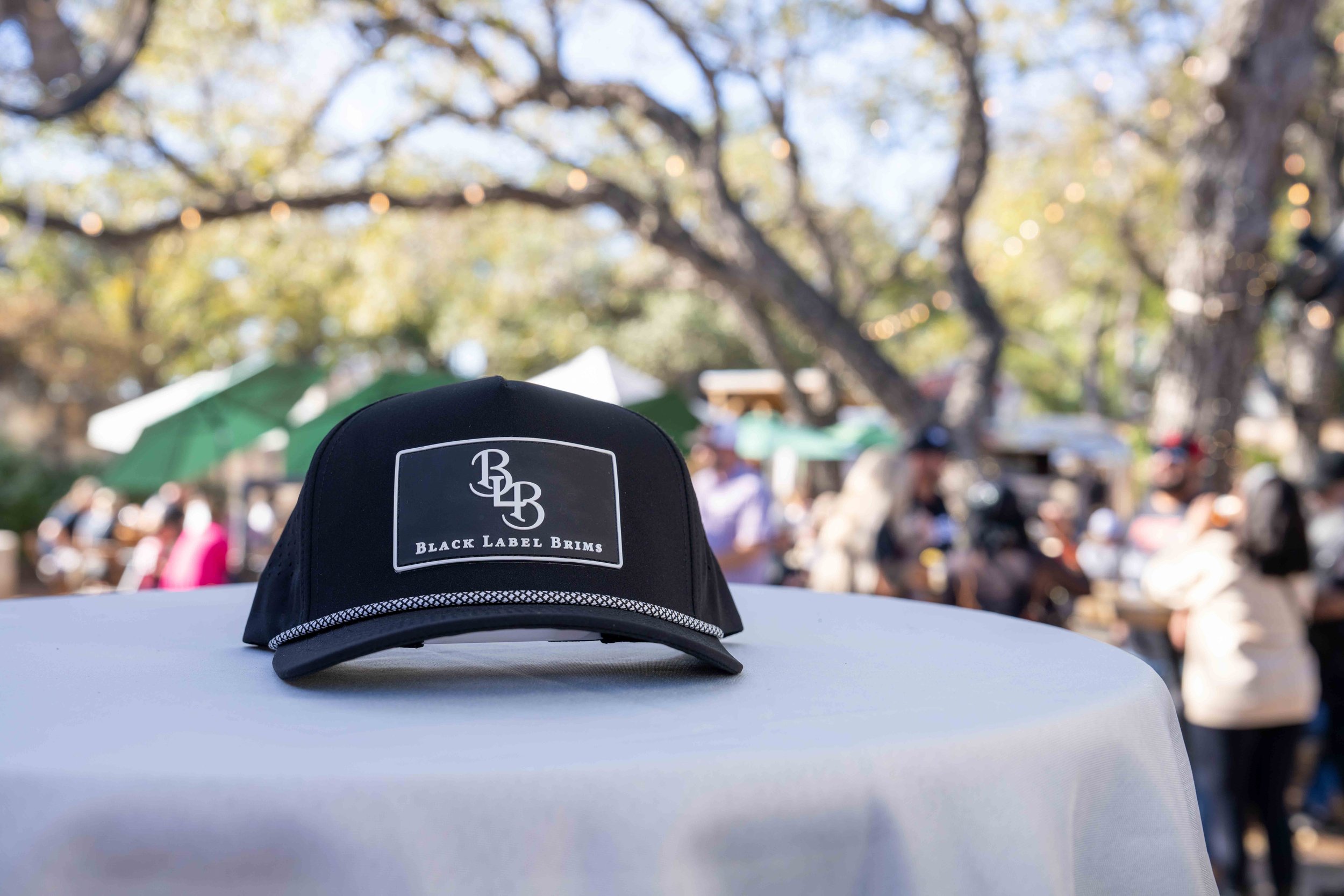 luxury hat that is also a hat of the people that can be dressed up