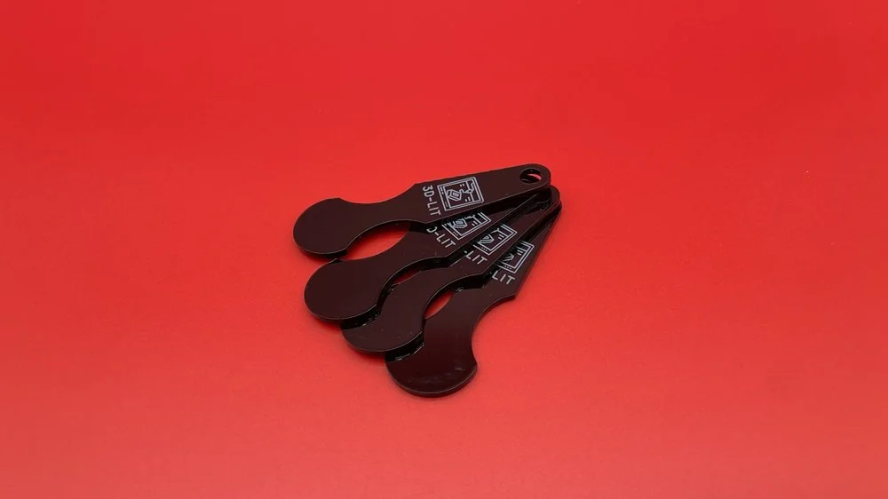 Laserové gravírování - pomůcka na nákupní košíky s gravírovaným designem