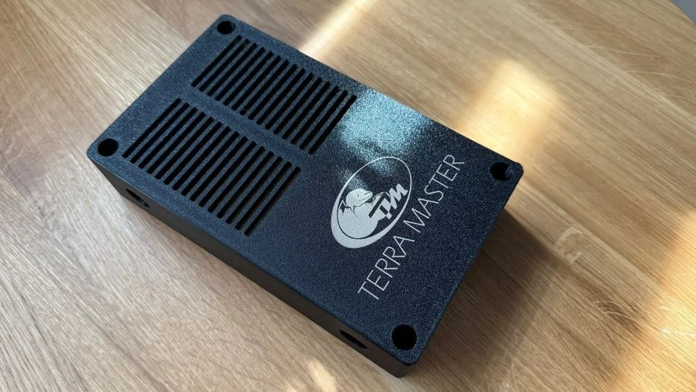 3D tisk krabičky na elektroniku s vygravírovaným logem zákazníka