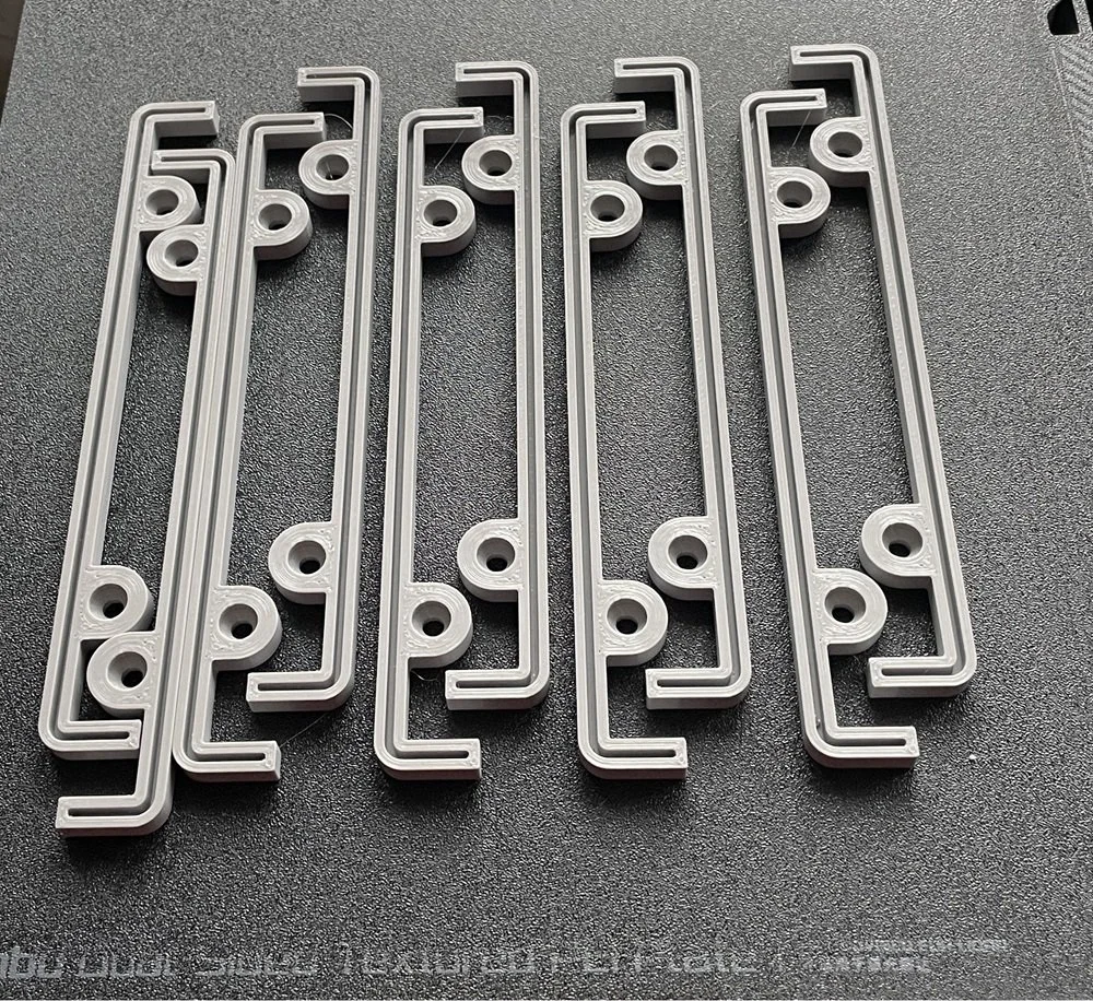 3D Tisk - zarážky na nerezové plechy