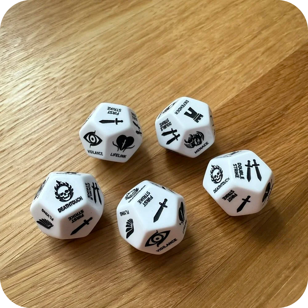 Laserové gravírování - výroba herních kostek na míru