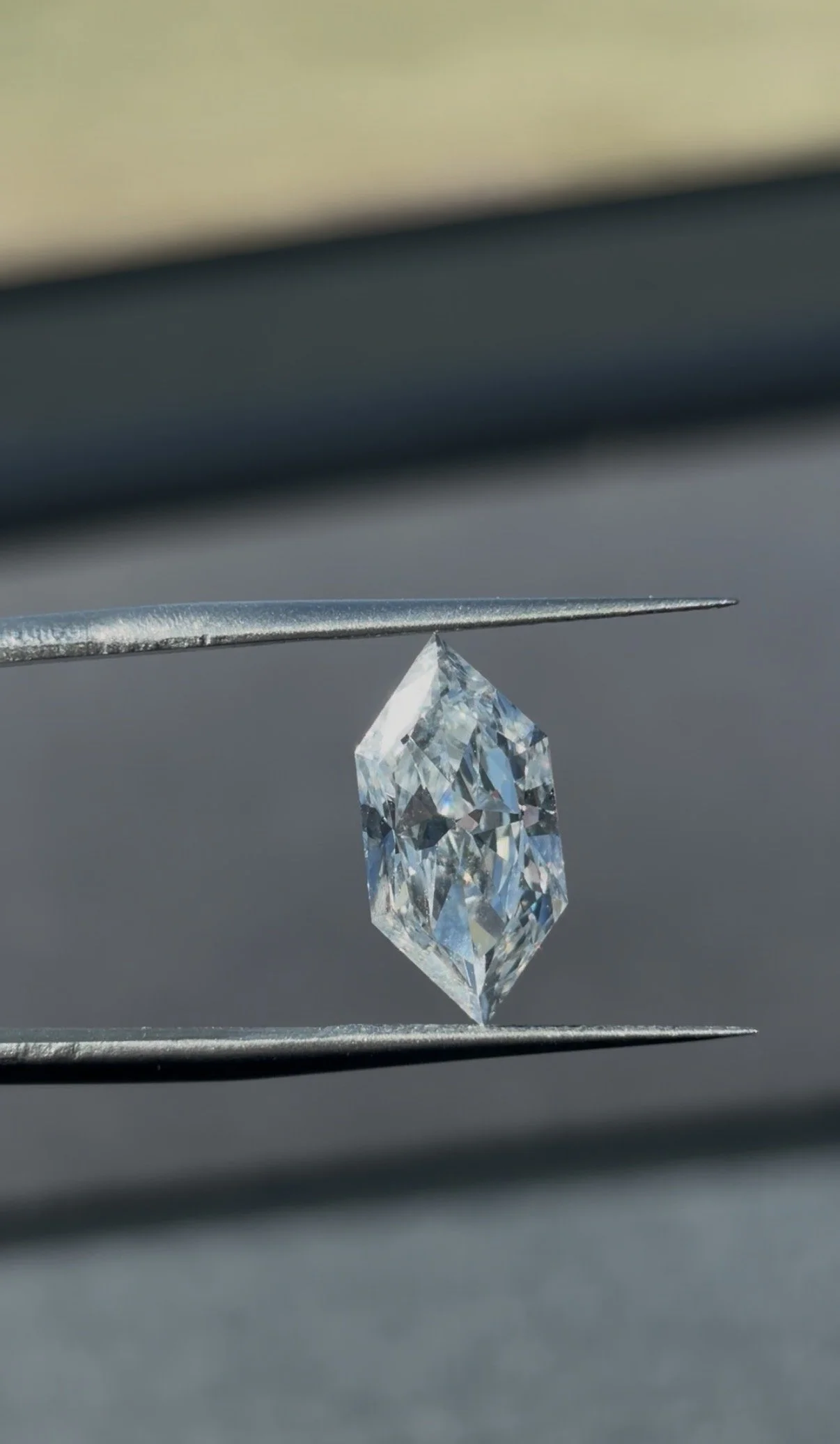 3.96 Dutch Marquise D/VVS2