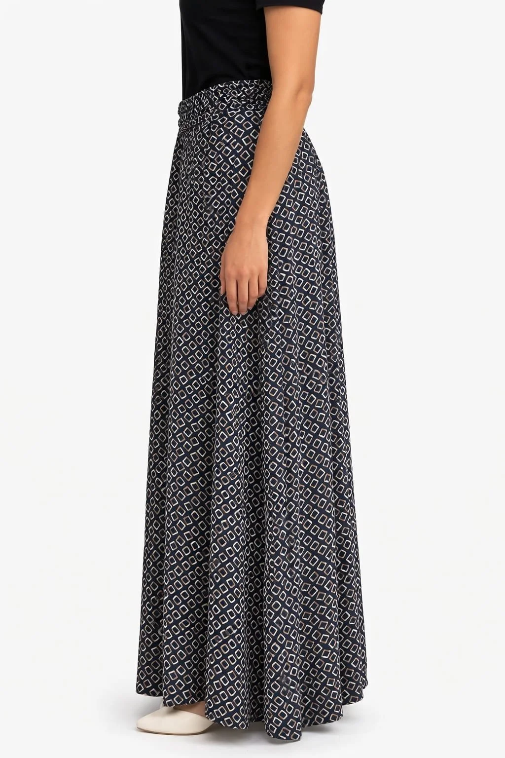 Noir Grid, Maxi Rock, Italian Designers, Seitenansicht.jpeg