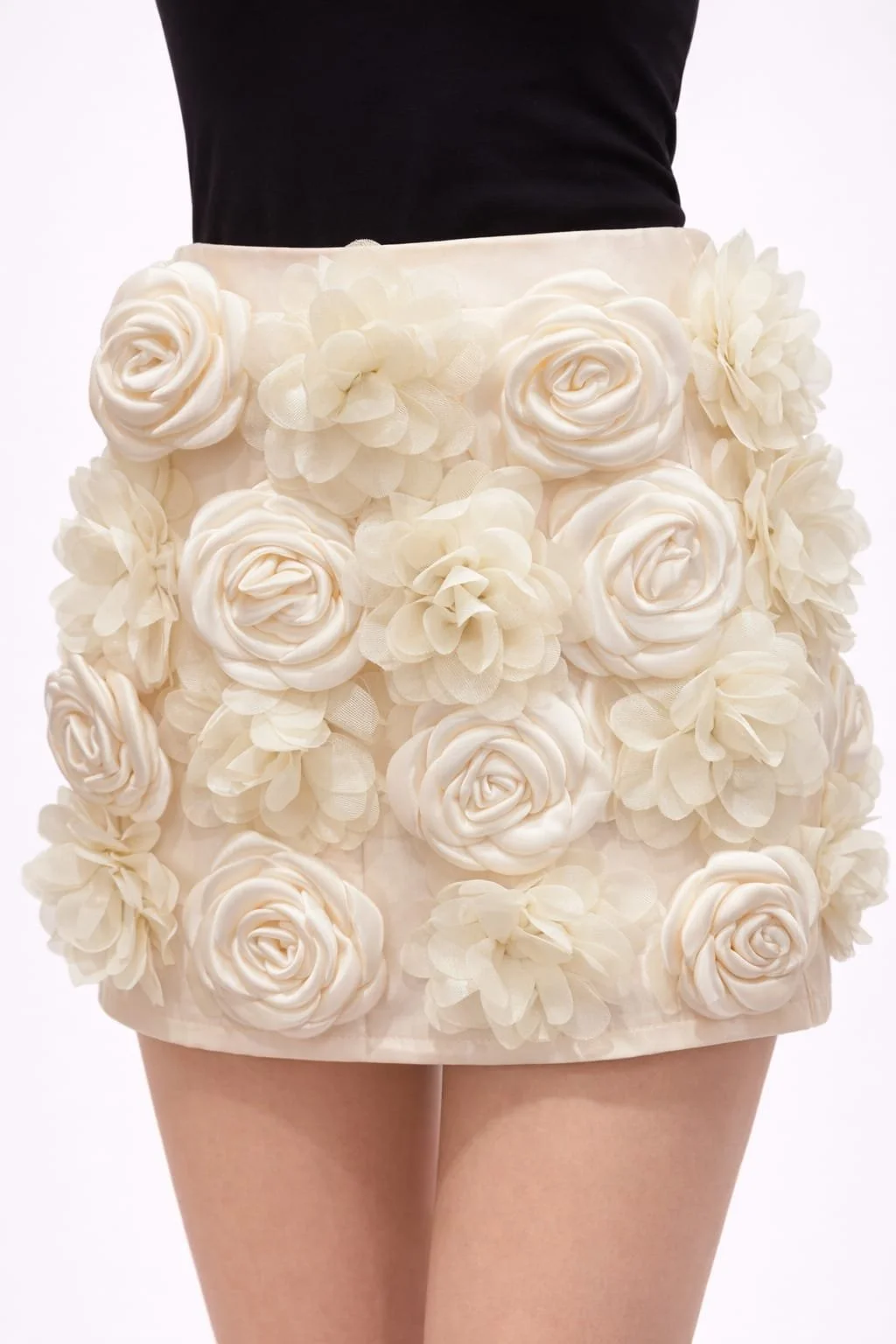 Rosé Blanc, 3D Blumen Rock, Italian Designers, Frontansicht.jpeg