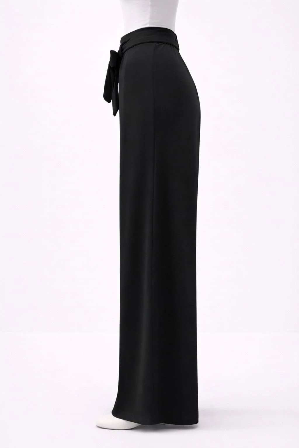 Eclipse Silhouette, schwarze Palazzo Hose, Italian Designers, Seitenansicht.jpeg