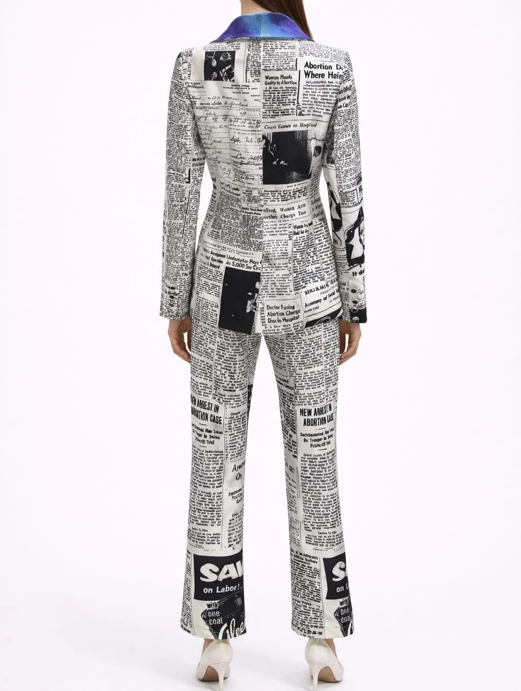 Front Page Statement, Newspaper-Print Anzug, Italian Designers, Rückansicht.jpeg