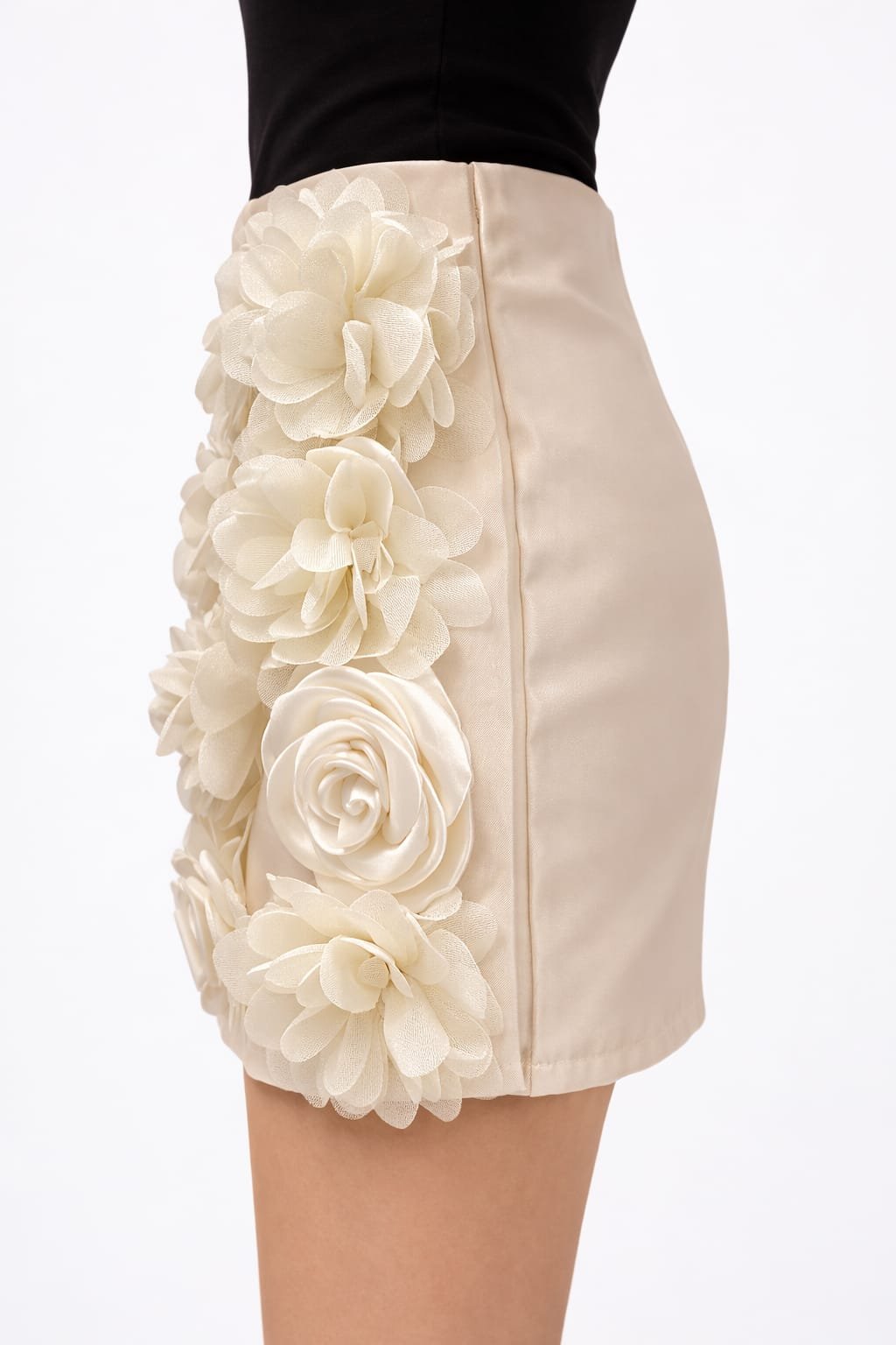 Rosé Blanc, 3D Blumen Rock, Italian Designers, Seitenansicht.jpeg