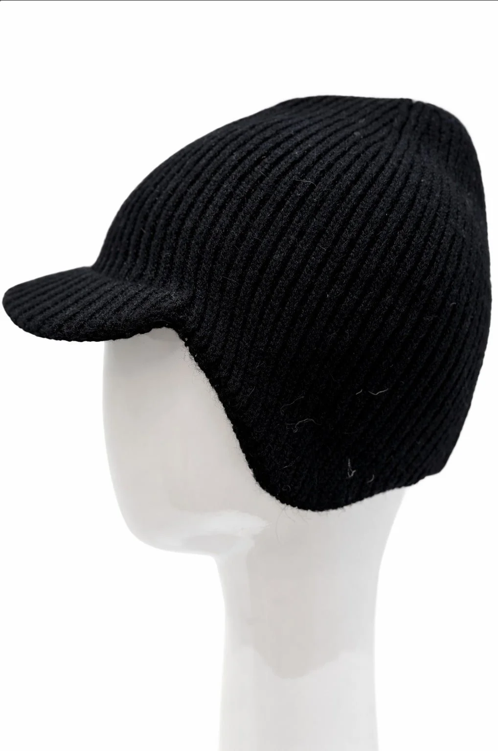 Italian Designers Berlin - Mütze - Shadow Peak - Side.jpg