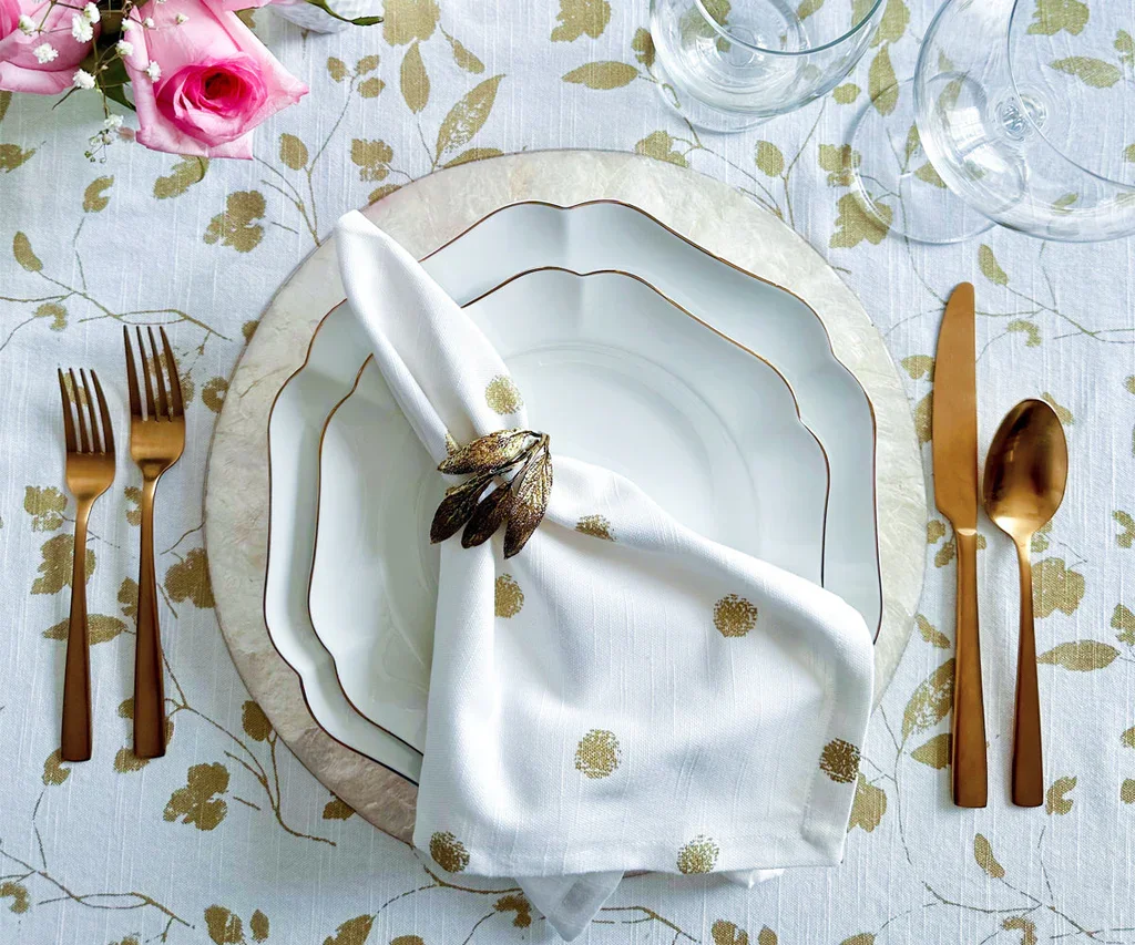 Gold-Napkin-4_0ec521bf-8f69-43c3-8512-78e000c266bf.jpg.webp