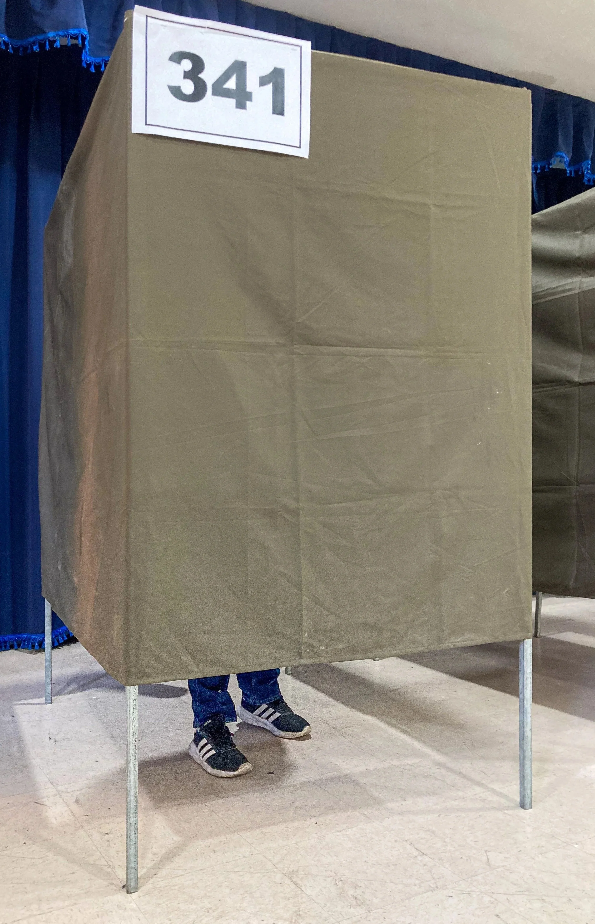 Mesa 341 · 12