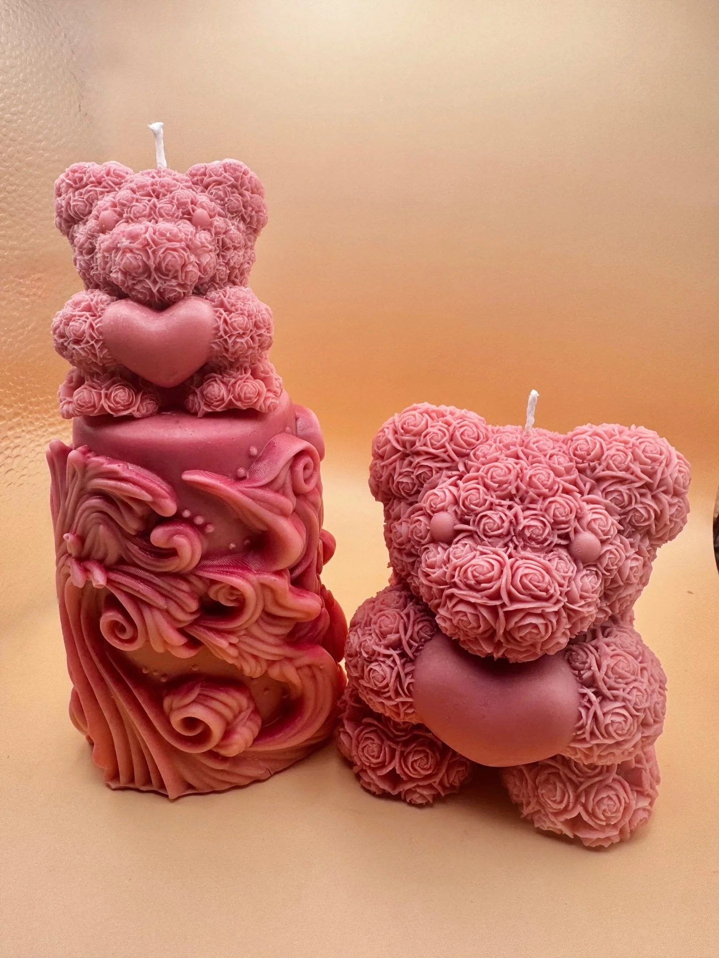 A little love, a lot of detail 💕
Our rose teddy candles are made to celebrate moments that deserve something extra special.🧸

#valentinesgift #anniversarygift #lovegift #romanticcandles #giftinspo