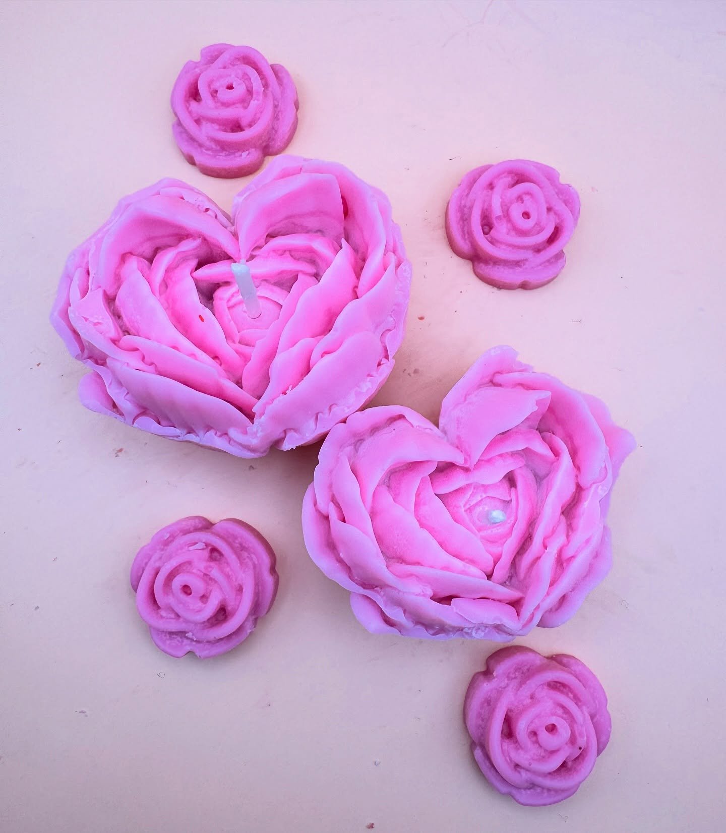 🩷💕

#heartcandle #valentinesdaygiftideas #lovecandles #candlegifts #homedecor