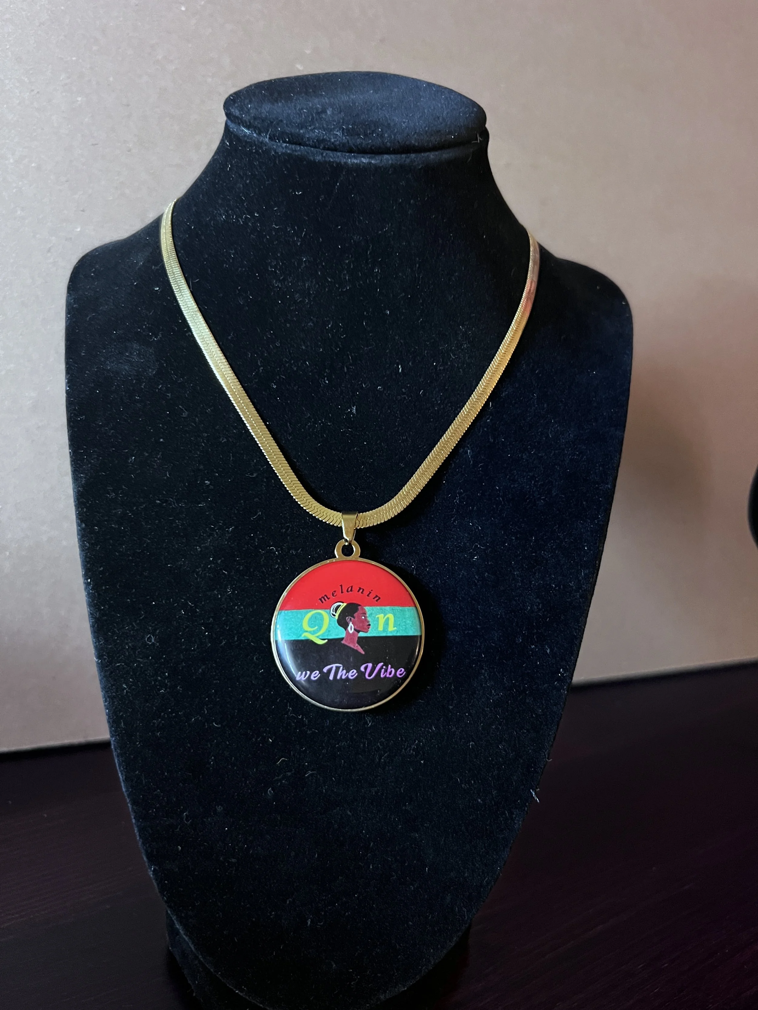 Melanin Queen pendant
