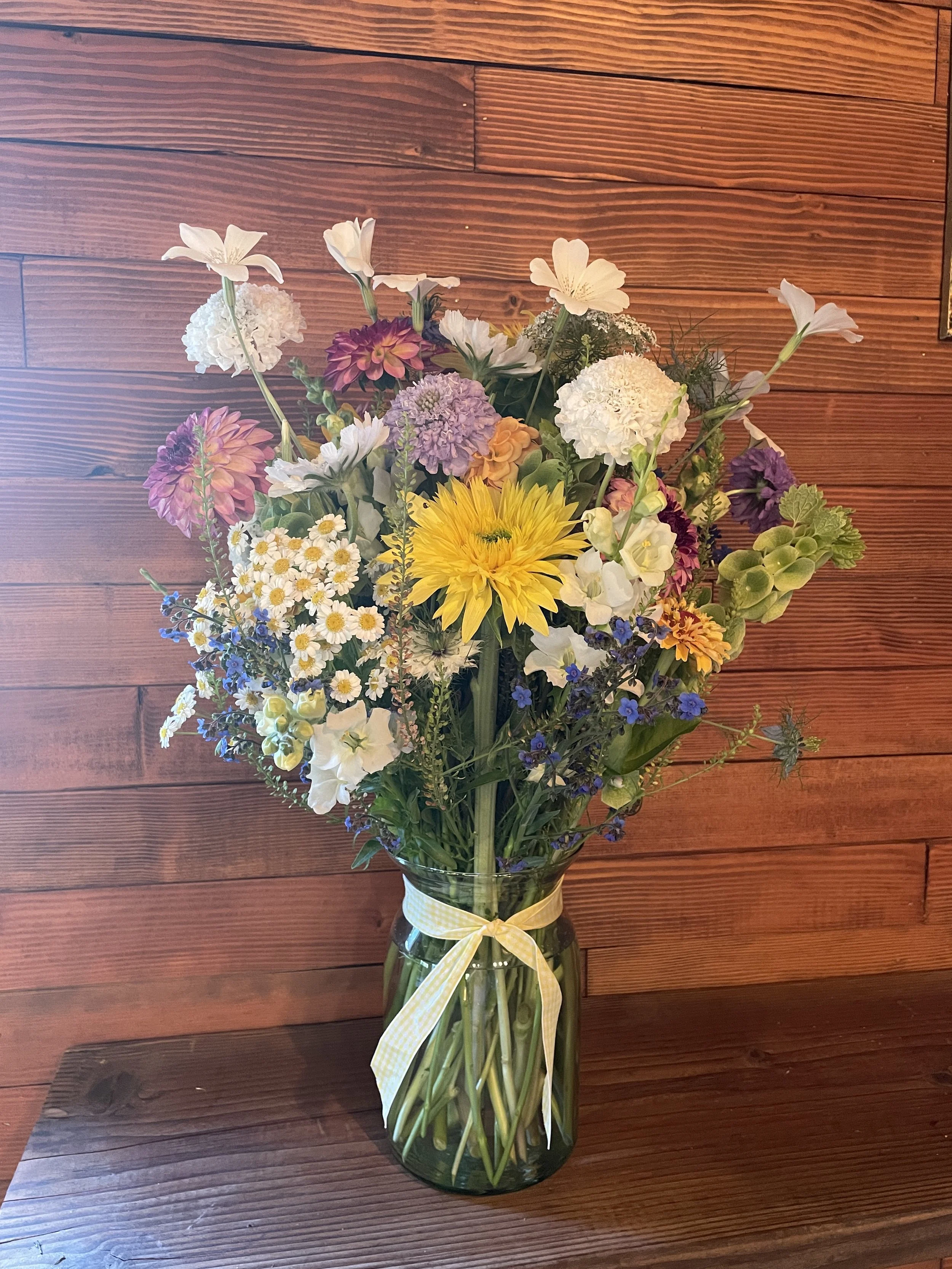 Seasonal Farm Bouquet – Signature Size