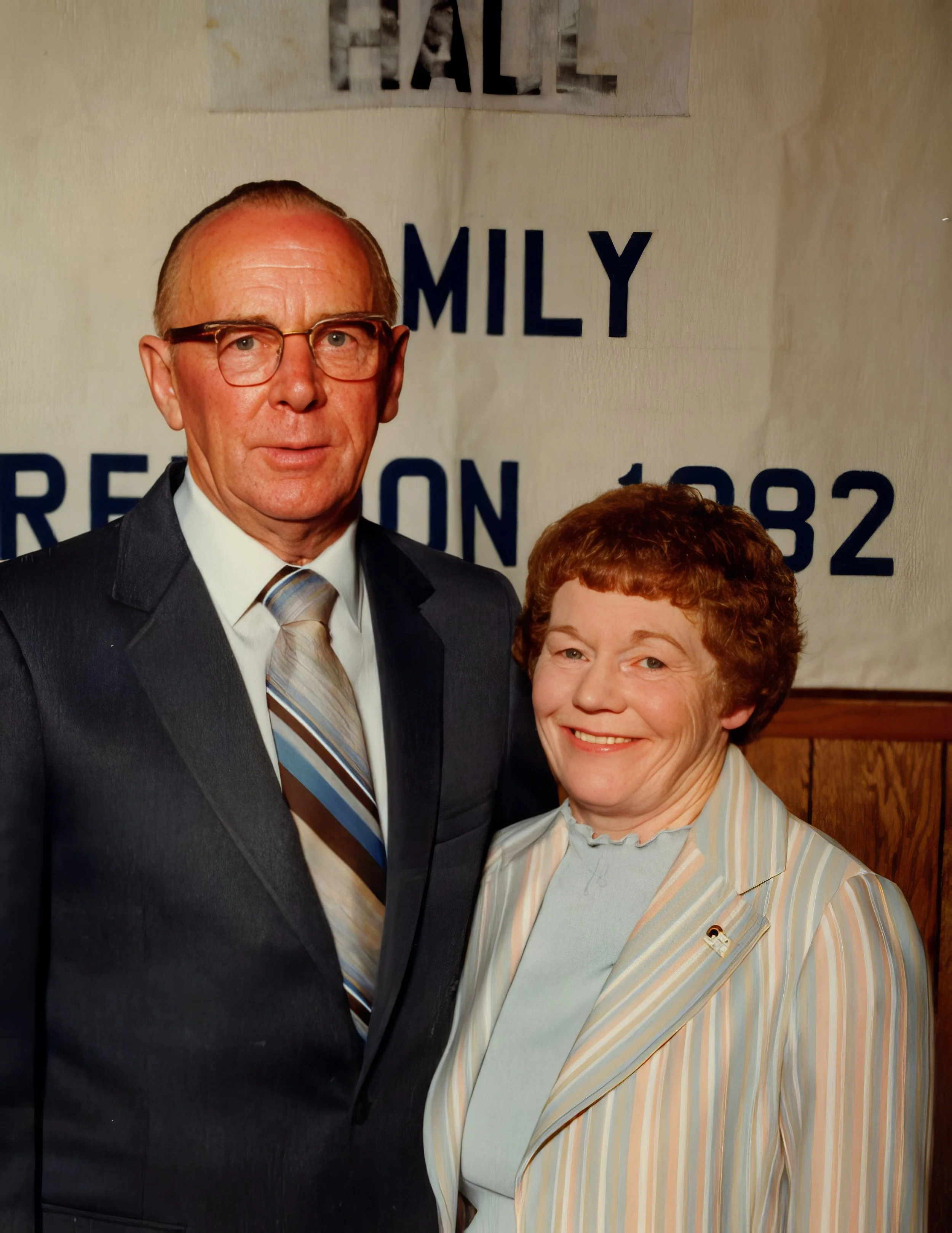 1982 - Family reunion - Edward & Wanda Hall.