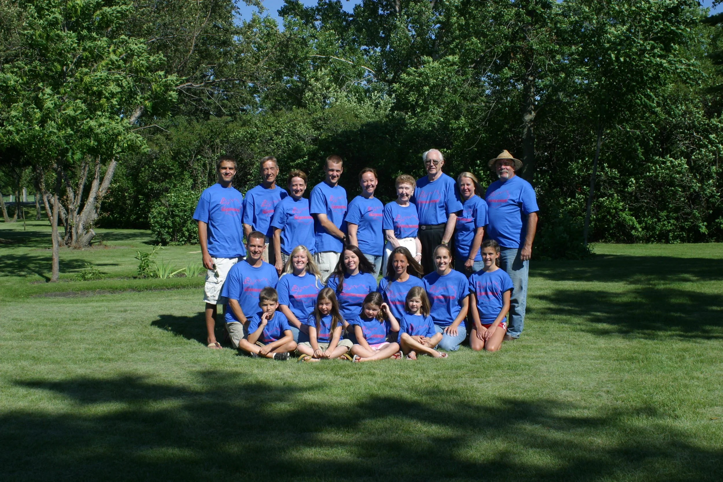 2007 - Hall Family Reunion - Front: Chase Garrett, Alyssa Helgason, Alayna Helgason, Madelyn Garrett. Middle: Grayson Helgason, Carly Helgason, Cassie Helgason, Jennifer (Helgason) Garrett, Josie West, Mariah Gregg. Back: Michael West, Wayne & Kathy 