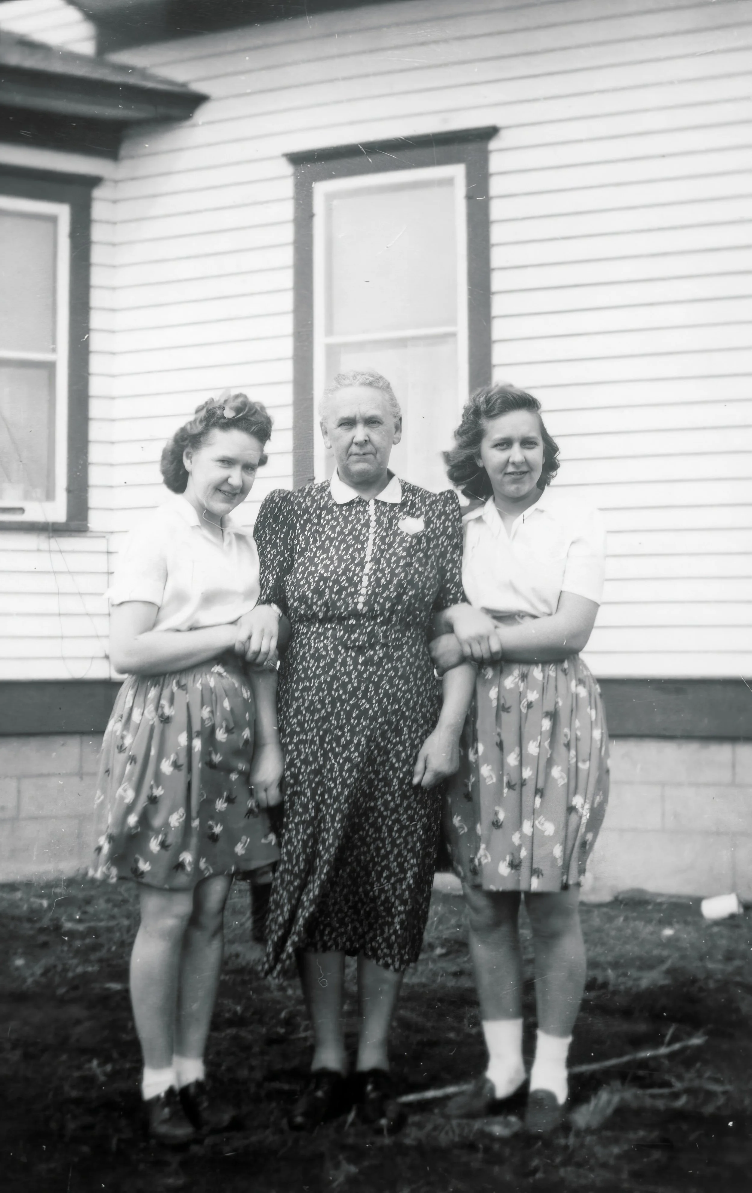 1942 - Lillian, Hosa, & Pauline Hall.
