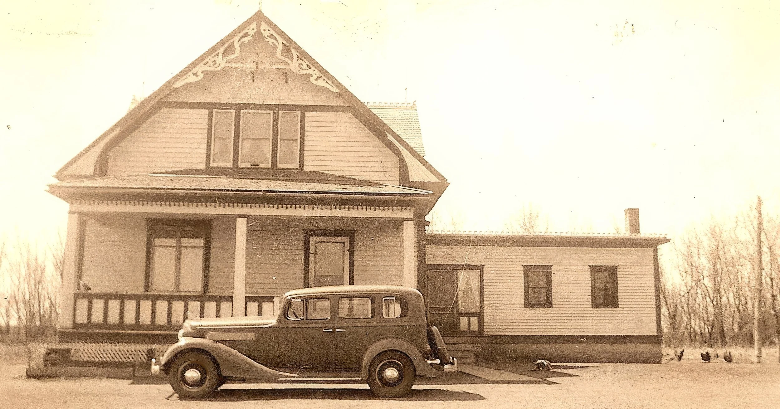 1936 - Hall home farm with summer house on right.