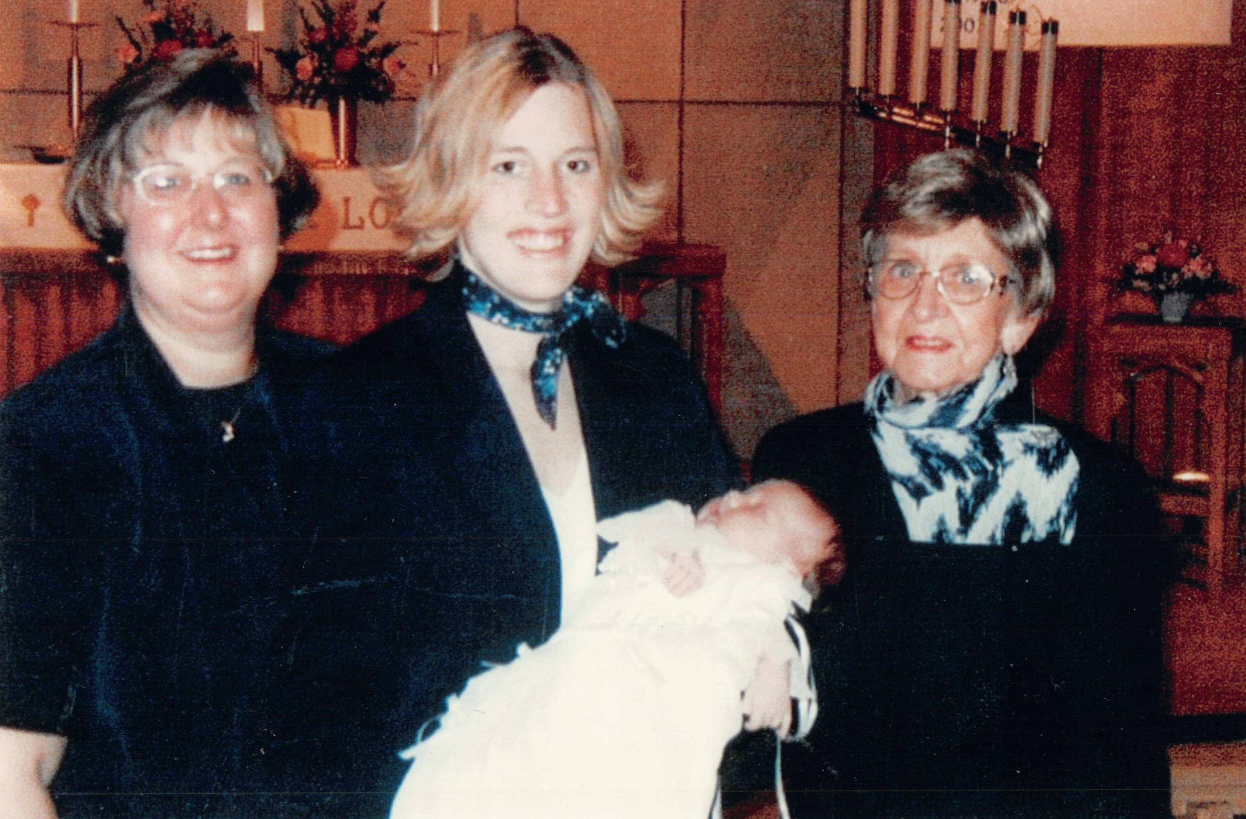 2001 - Jacqui Hillman; Janna & Hanna Pohlmann; Pauline Page. 