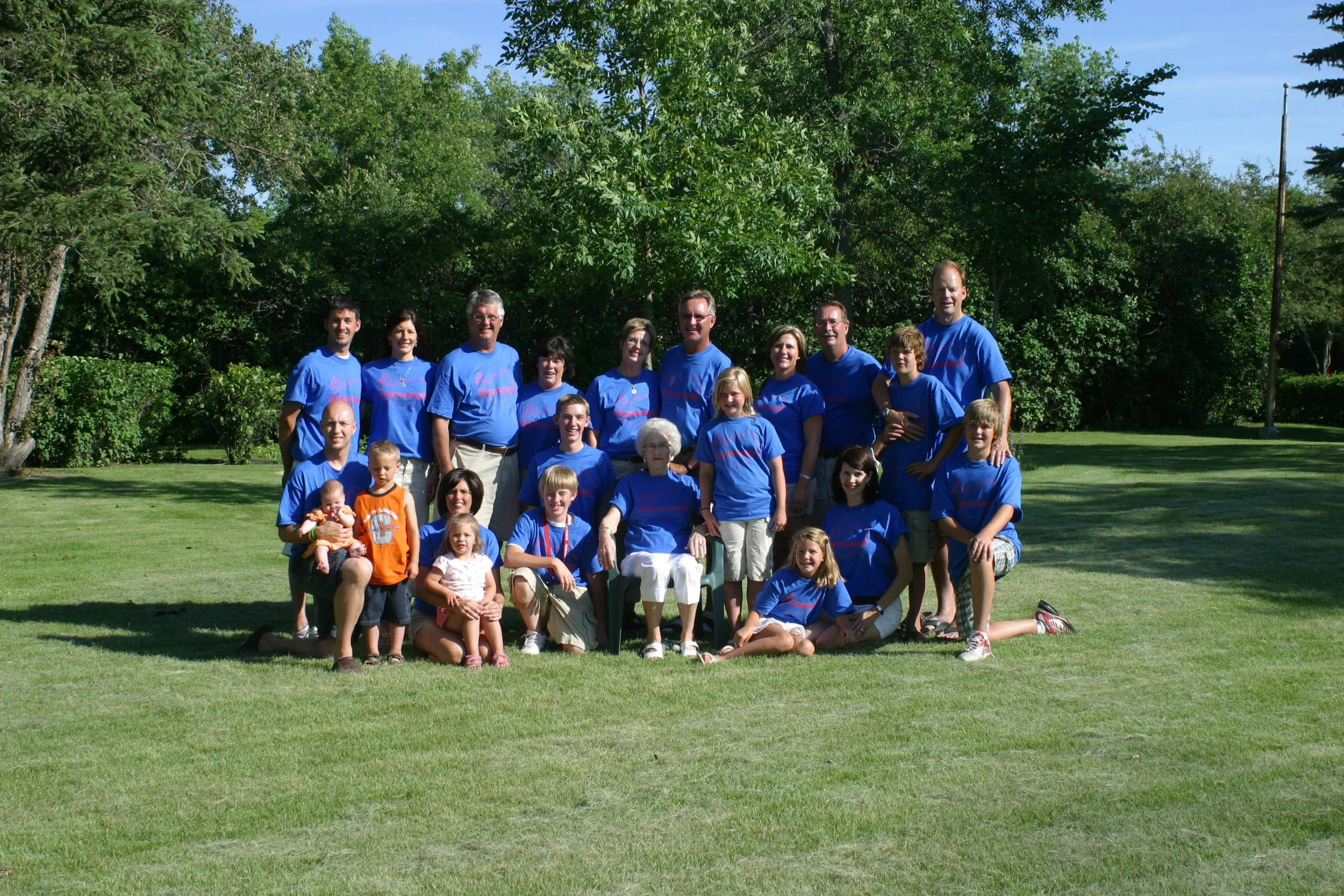 2007 - Hall Family Reunion - Front: Mike, Haidyn, Jase, Jodi, & Halle Crockett; Taylor, Jackson, Beverley, & Charley Hall; Mandy, Connie, & Joe Simpson. Back: TJ, Katie, Greg, Ruth, Dorothy, Fred, Kristi, & Rodger Hall; Sam & John Simpson.