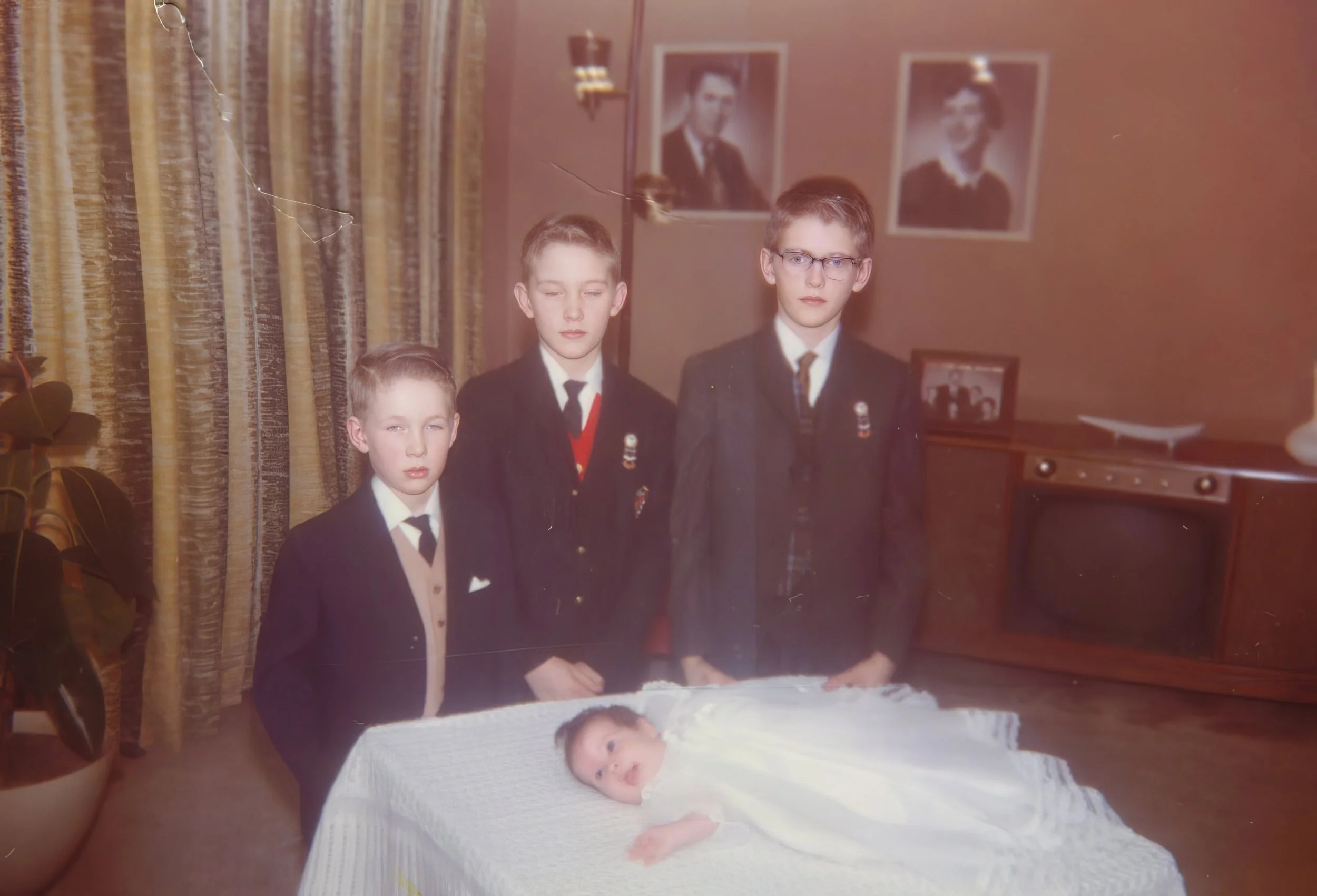 1963 - Rodger, Fred, Greg, & Connie Hall.