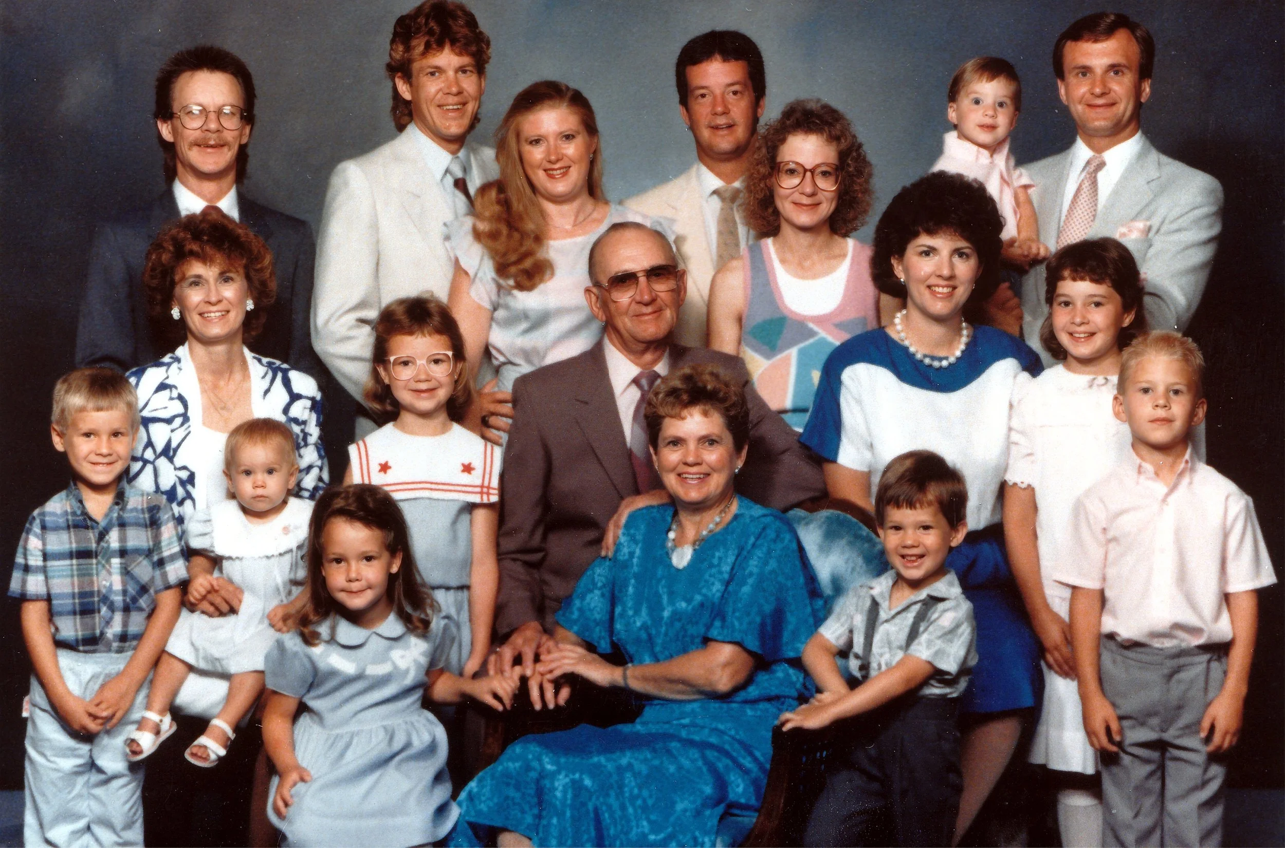 `1986 - Bjorn & Wanda Hall family.
