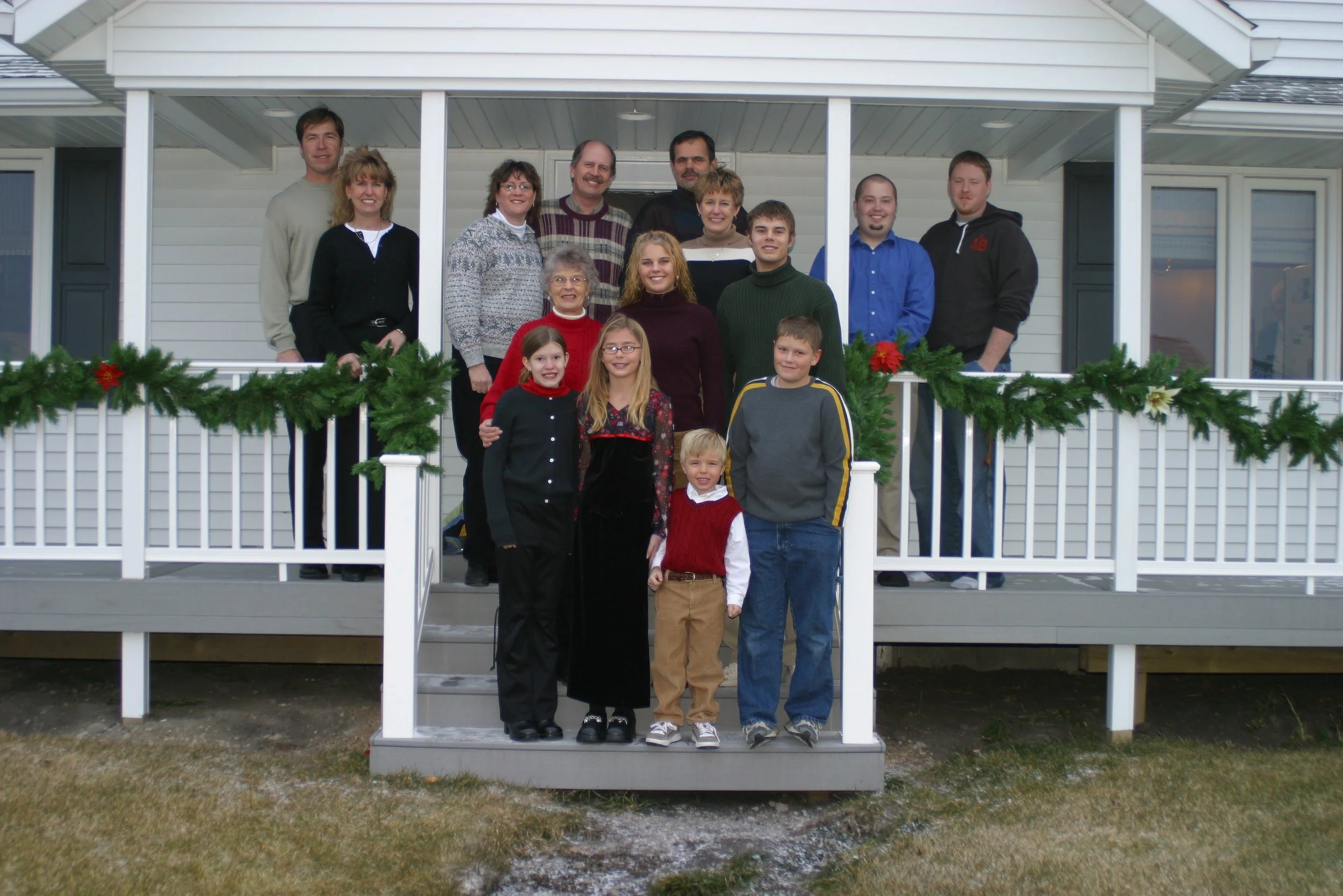 2004 - Front: Amanda Boe, Brooke Feltman, Beau Feltman, Thomas Boe. Middle: Dodie Boe, Kristin Kendall, Chad Kendall. Back: Greg & Rondee Feltman, Nancy & Jeff Boe, Rick & Daidre Kendall, Jamie Boe, Jonathan Wurtzler.