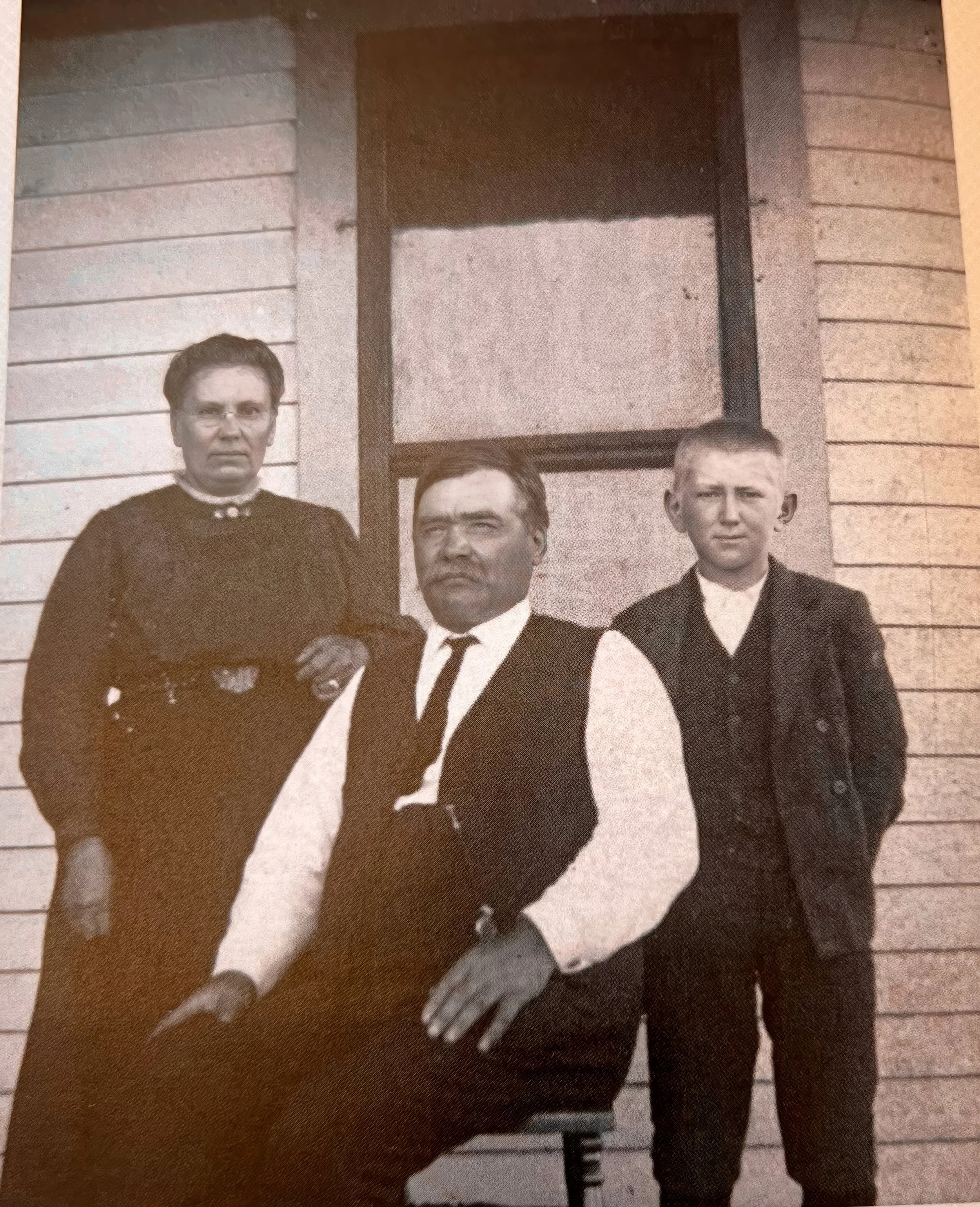 1900s - Ingibjörg Margrét Sigurðardóttir Walter & Joseph Sigvaldason Walter (Hosianna Walter Hall's parents), [unknown boy].
