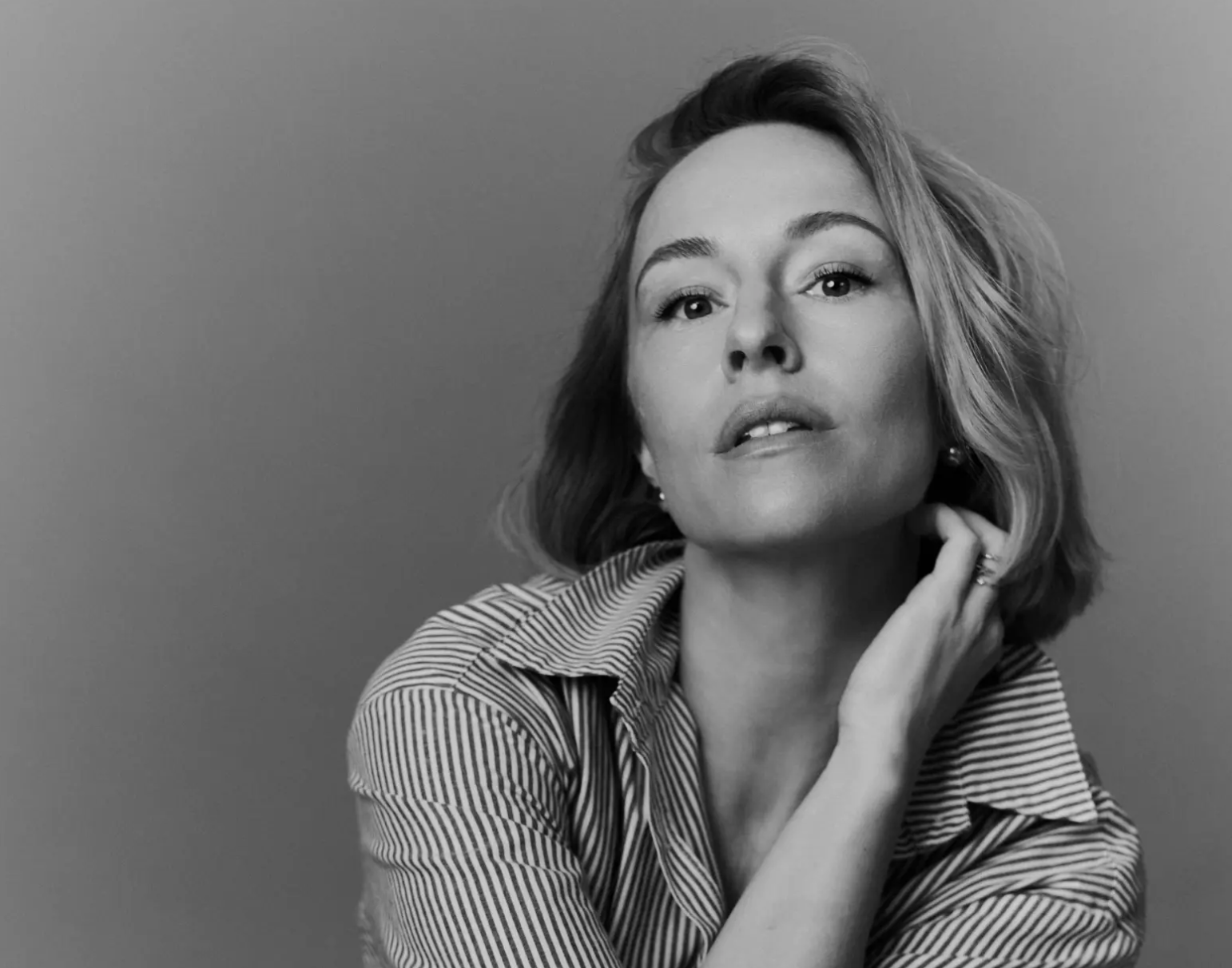 "Sarah Goldberg didn’t want to be ‘the girl next door.’ So she charted a tougher path" - Los Angeles Times