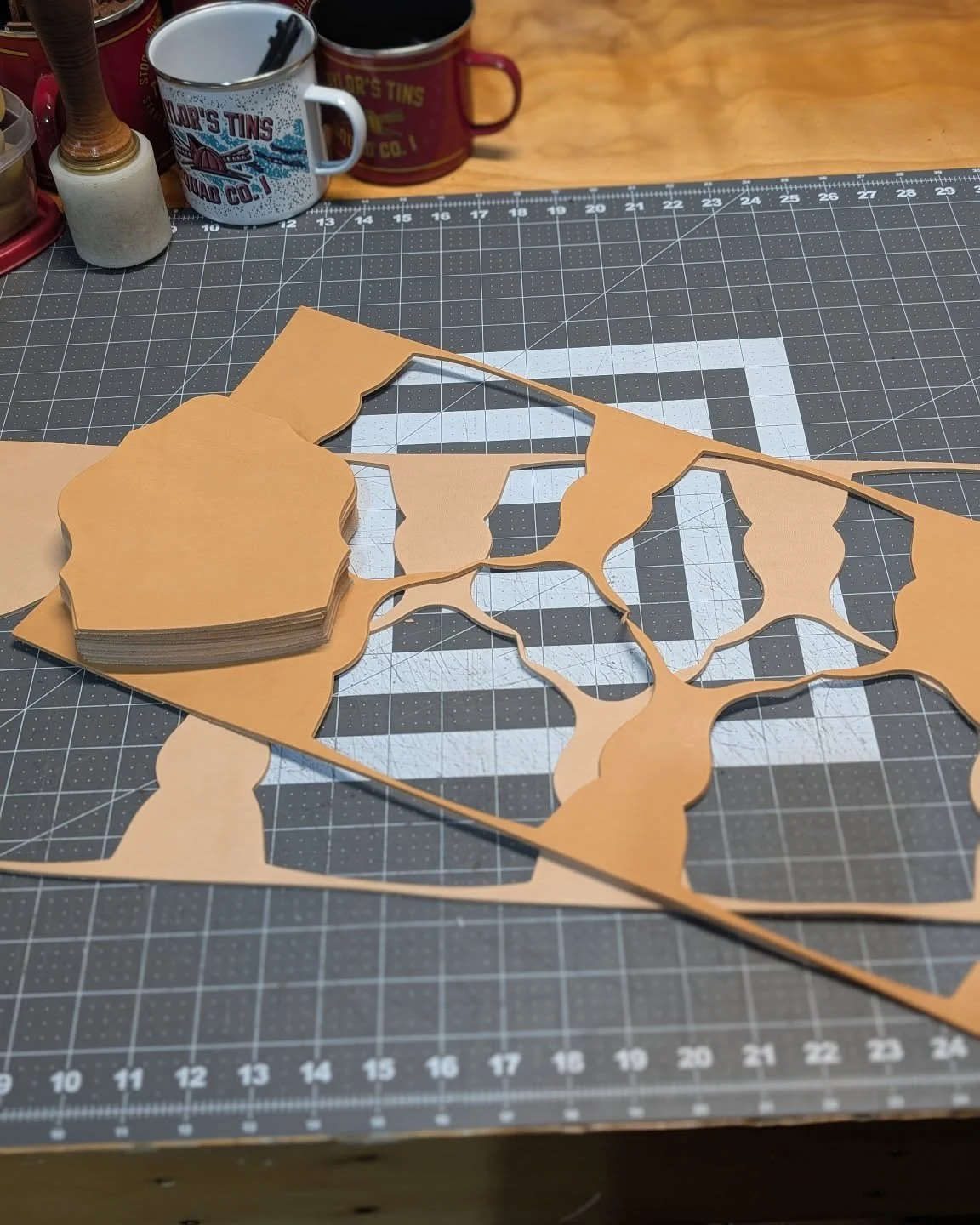 The TruckOn Helmet Shield! Drawn up by us to make your lid look sweet! 

Can't wait to see the projects we can turn out with these. 
.
.
.
.
@weaverleathersupply custom dyes make this part easy!