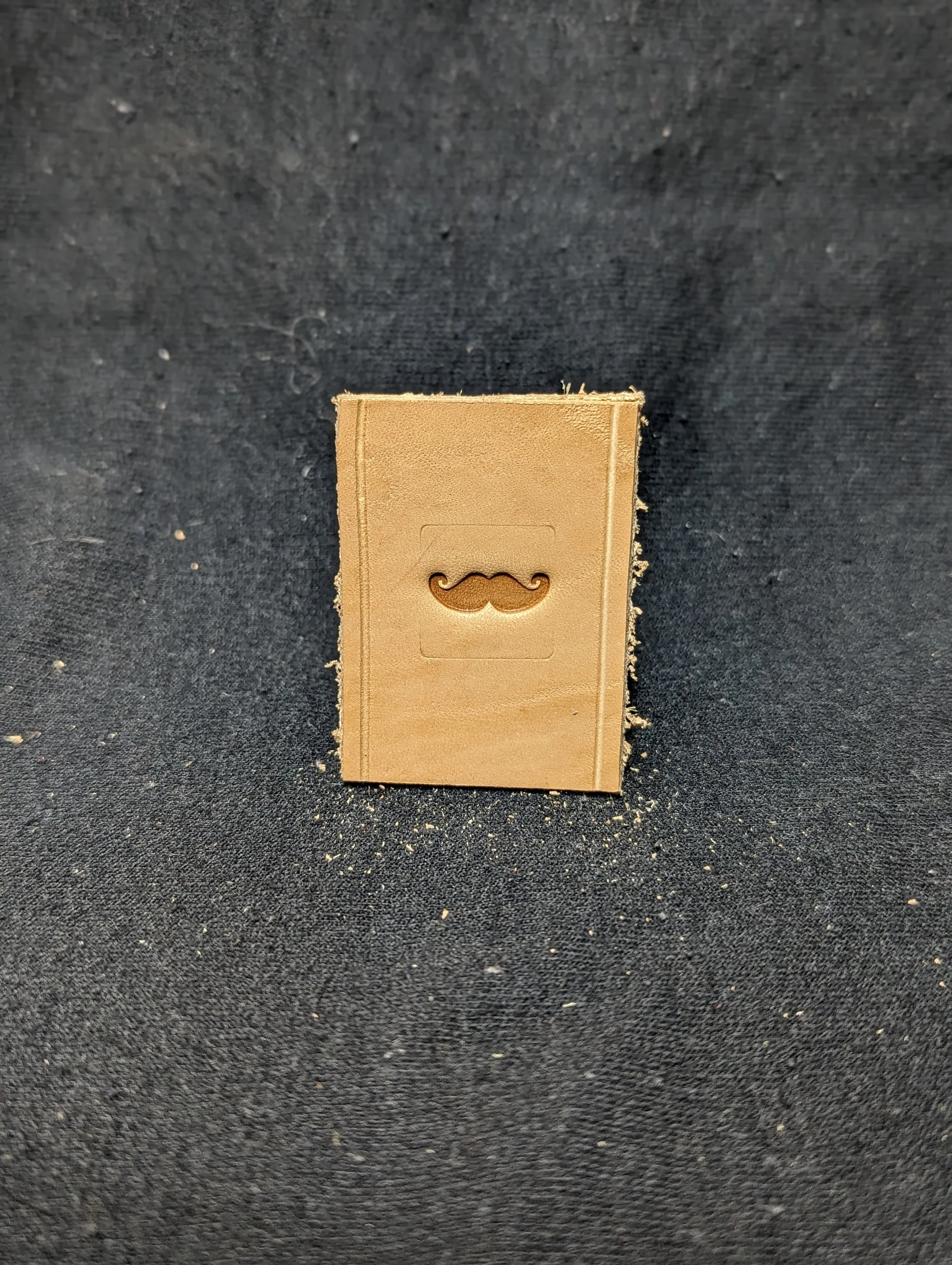 Mustache 1/2"