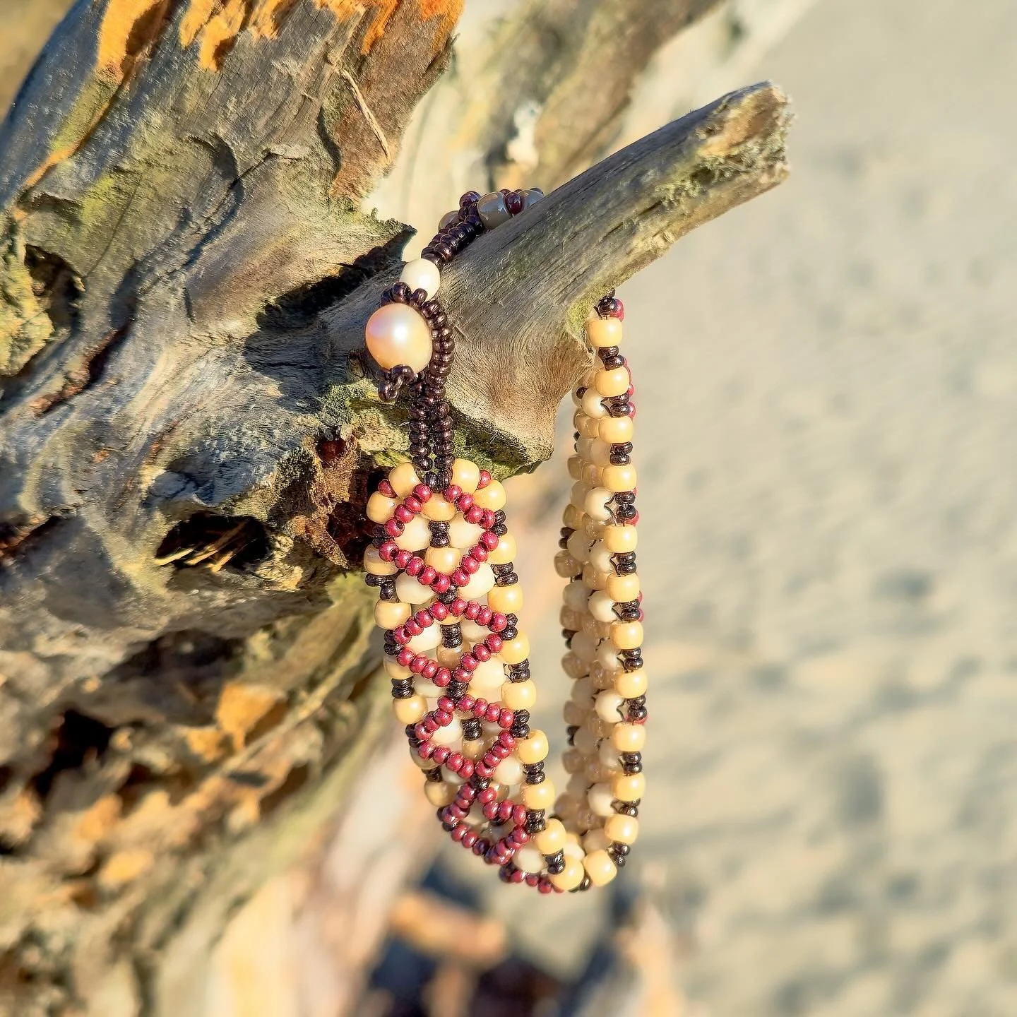 I can&rsquo;t wait for Eloise season in Bridgerton. Luckily these bracelets fit the vibe in the meantime. A slightly other era but that doesn&rsquo;t matter because fantasy is all fun 🤩.

I have some fun things coming up and I really have to hold ba