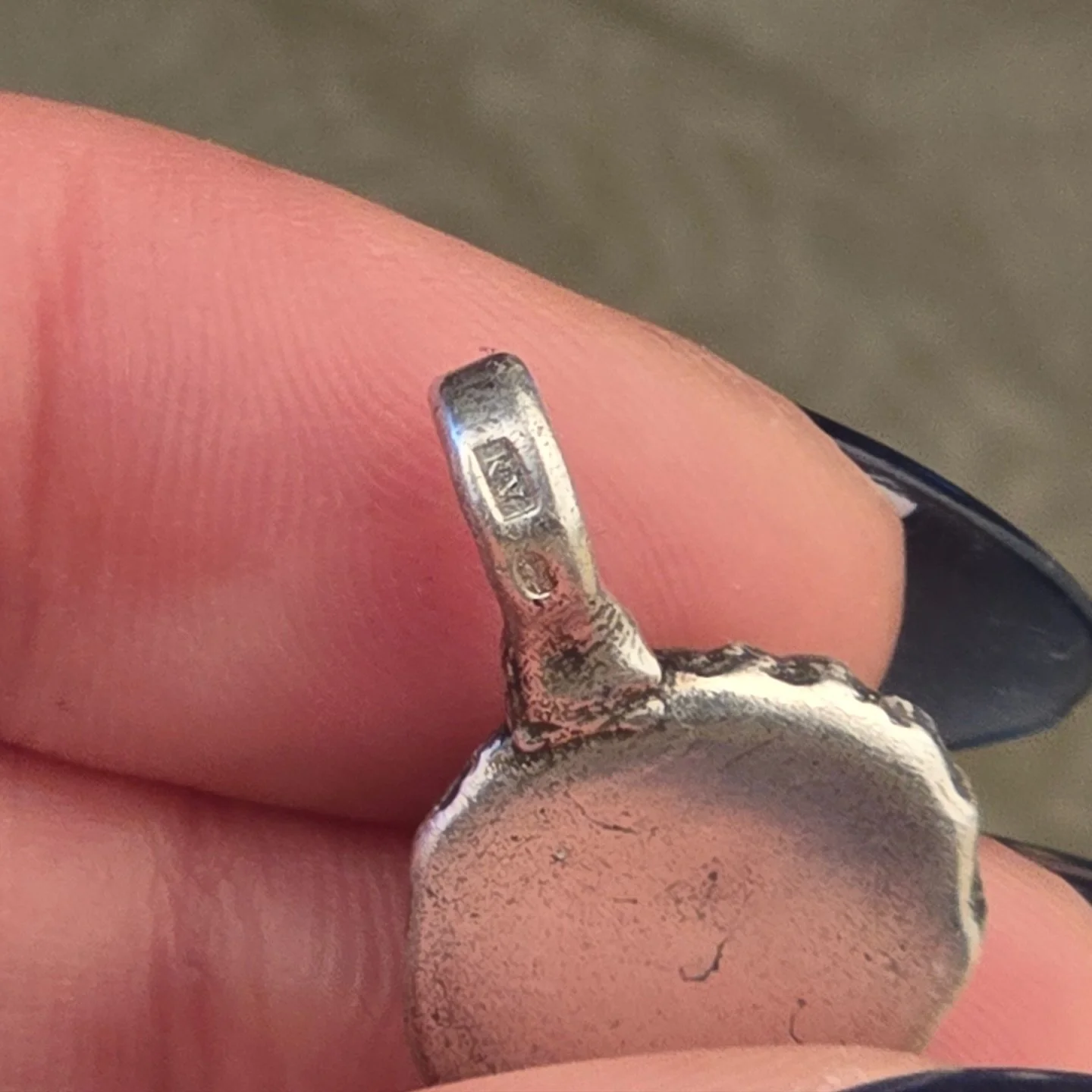 This mark means it&rsquo;s real.

Every piece I make is officially registered at the EWN, appointed by the Dutch Ministry of Economic Affairs. This stamp is proof that the silver is exactly what I say it is.

No guessing. No hoping. Just proof.

#han