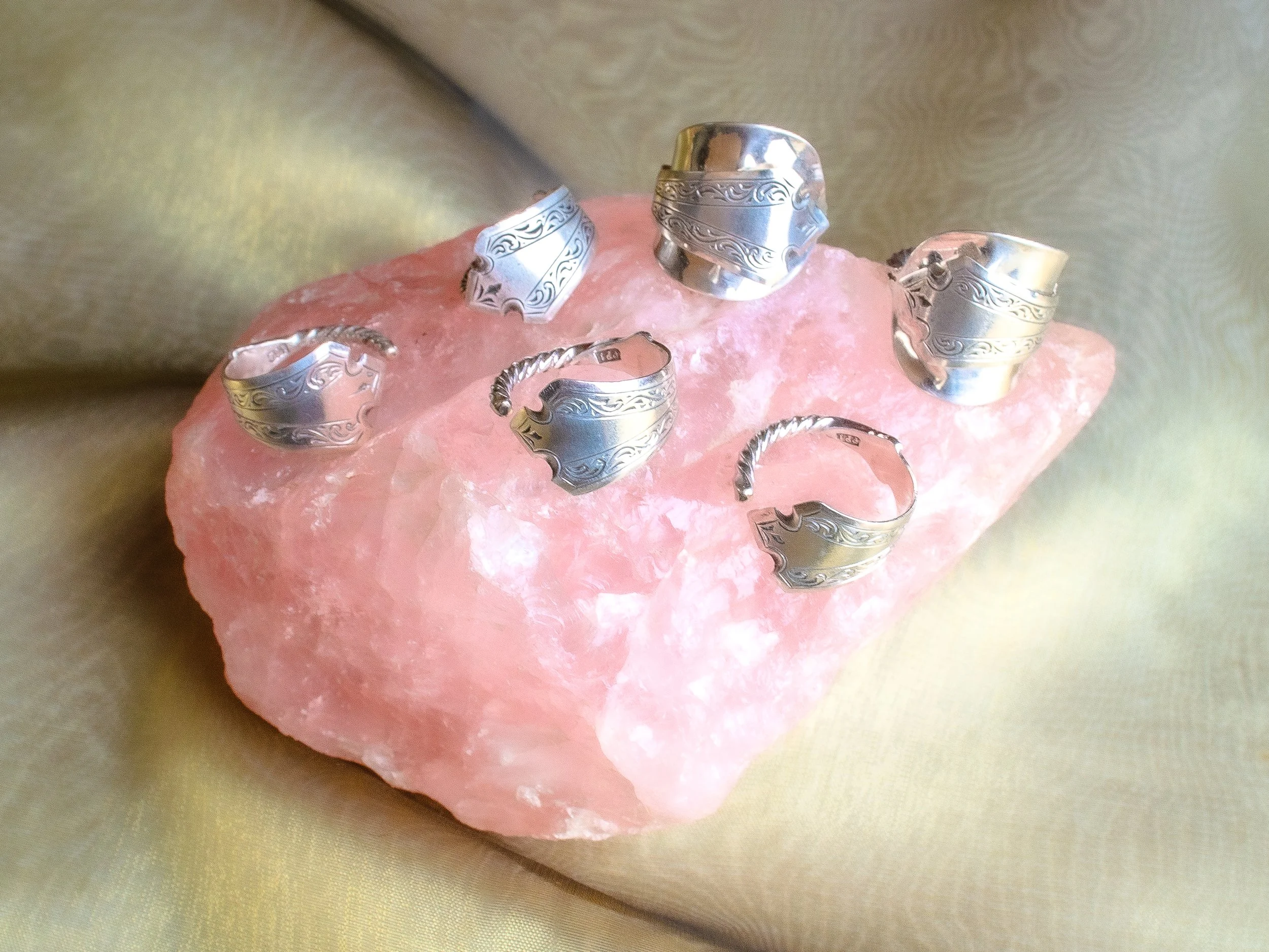 The Crest Ring