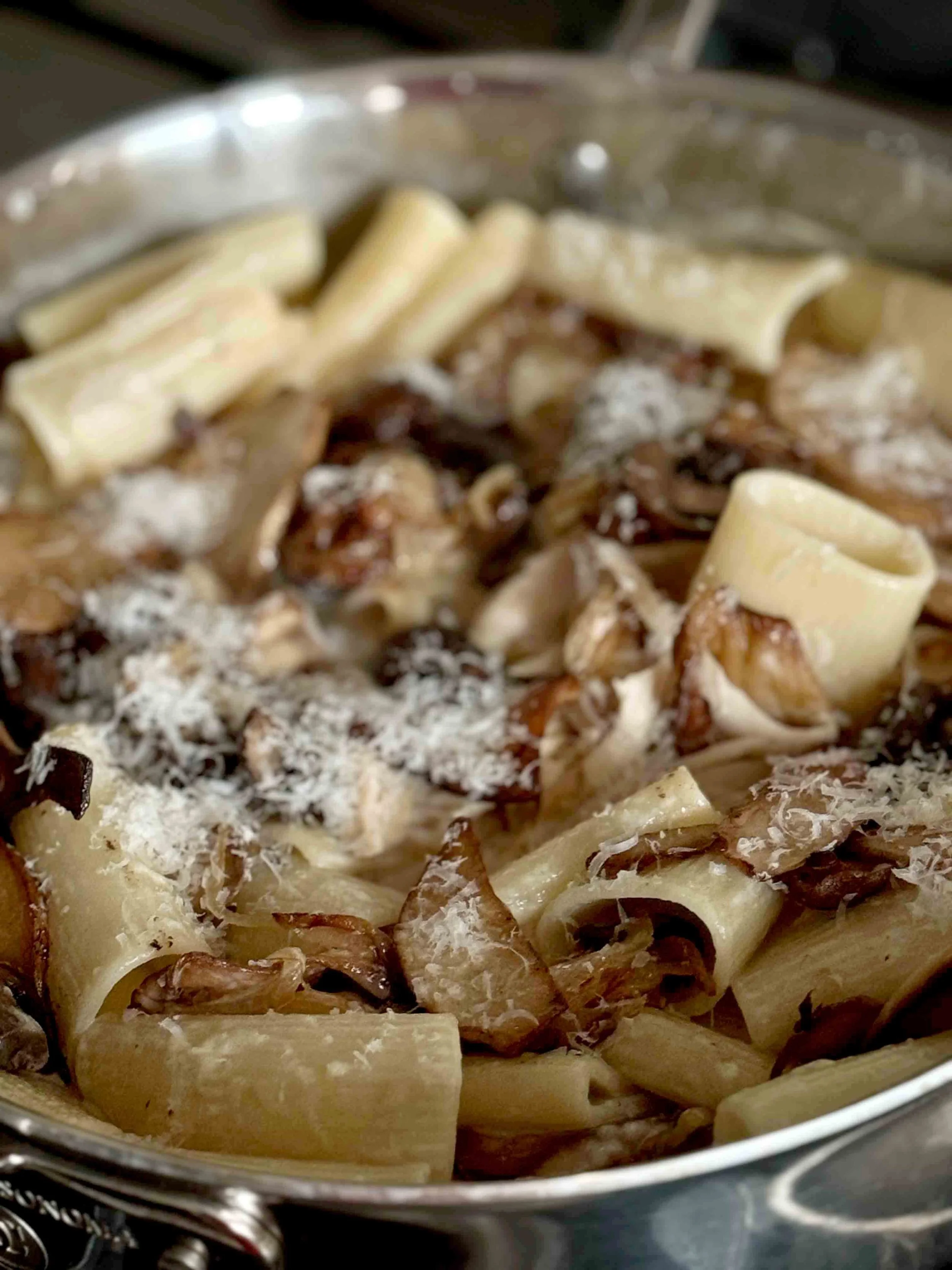CREAMY MUSHROOM AND CARAMELIZED ONION PASTA