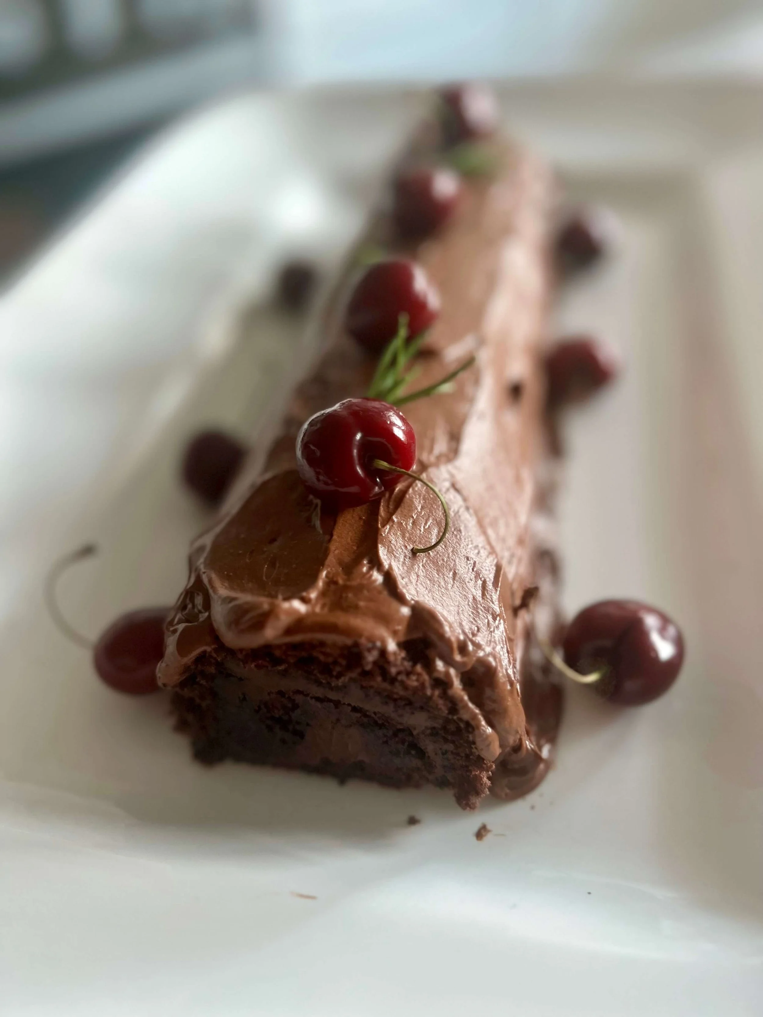 CHOCOLATE CHERRY BûCHE DE NOëL
