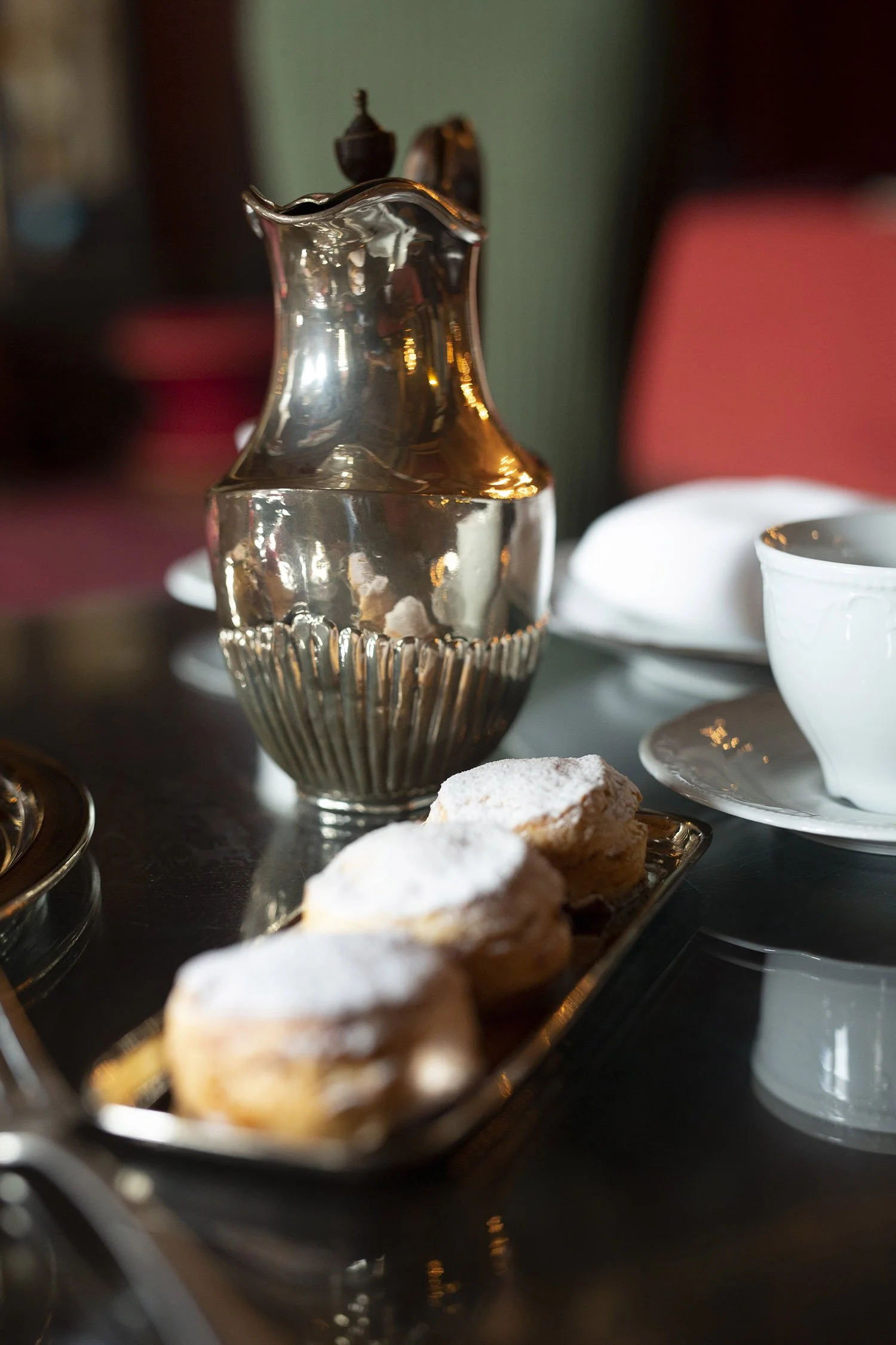 pera palace hotel kubbeli lounge tea and cakes.jpg