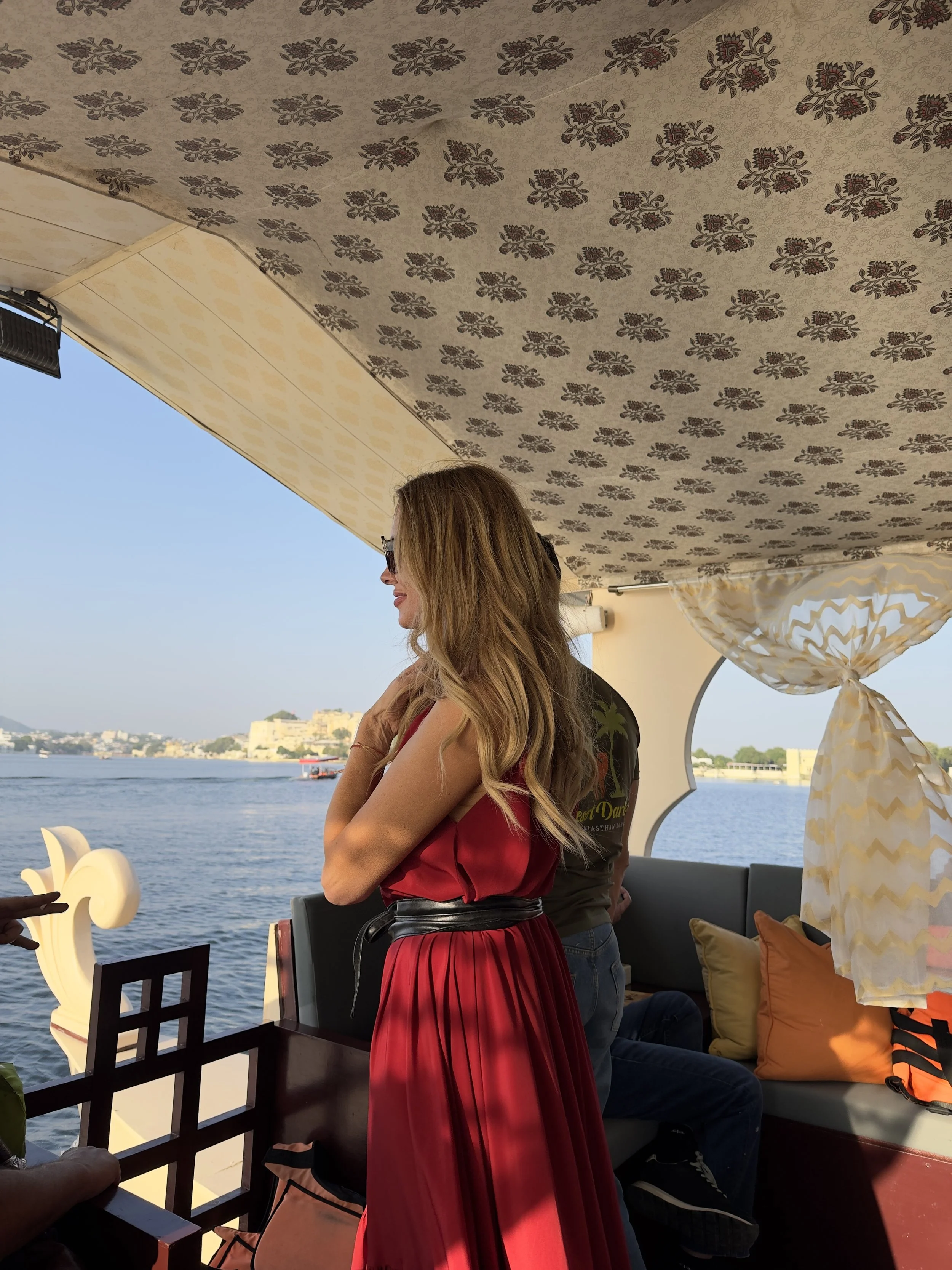 Lidija on a Boat Tour in Udaipur | Go by Lidija