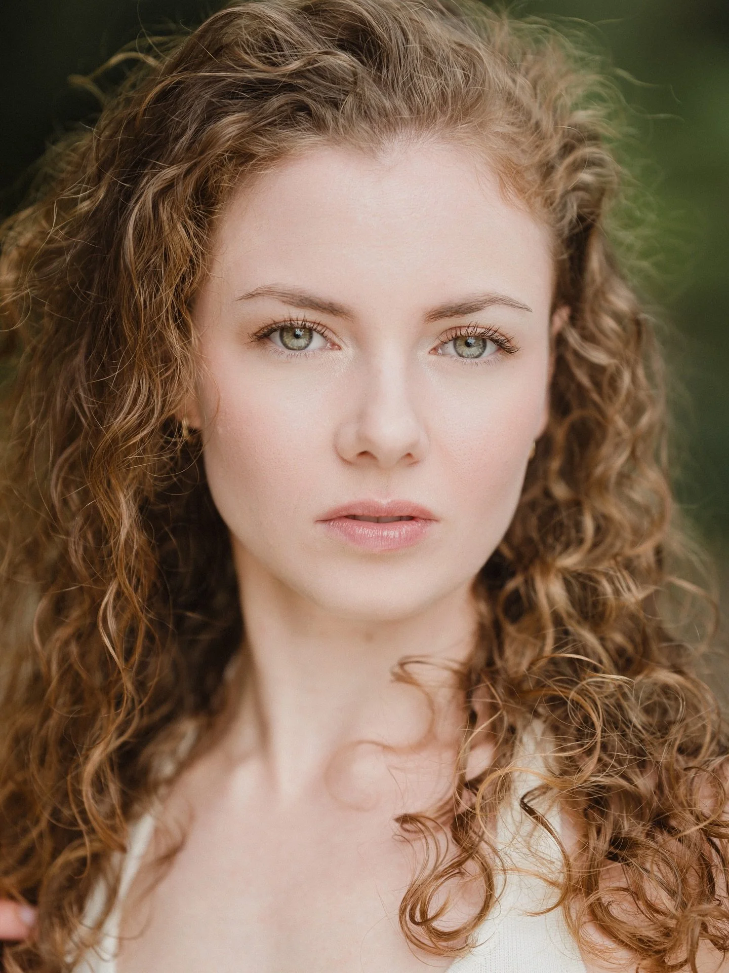 Portraits mit @die_mellixx - Danke f&uuml;r die kreative Runde.

#portraitphotography #portraitsmadeingermany #studiophotography #headshots #portraitvisuals #cgn #portraitsmag #homeshooting #fotografieliebe #headshot #studiophotography #portrait