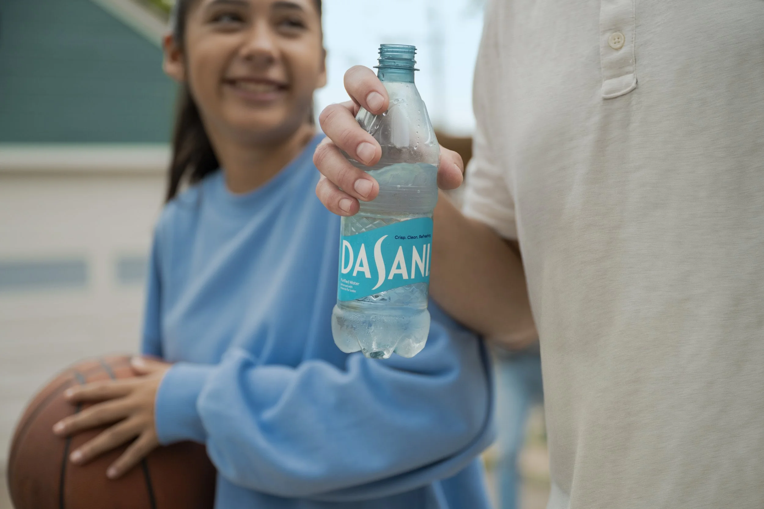 P715209_13_Dasani_06818_r1.jpg