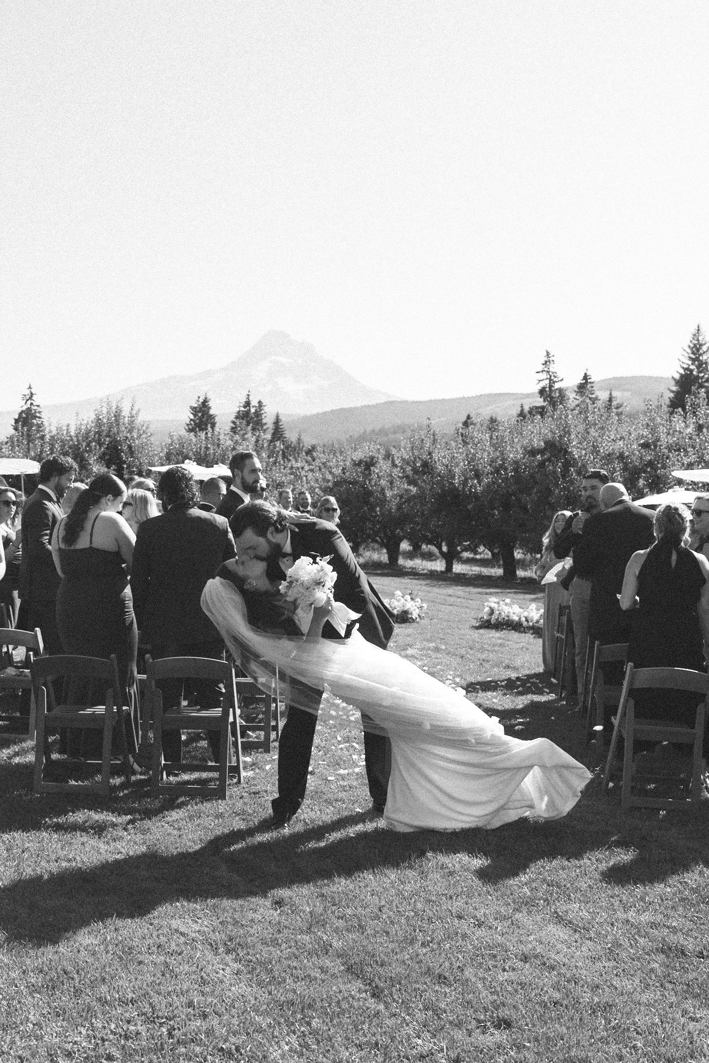Emily-Noelle-Photo-Wedding-Photos-Hood-River-Oregon-00254-2.jpg