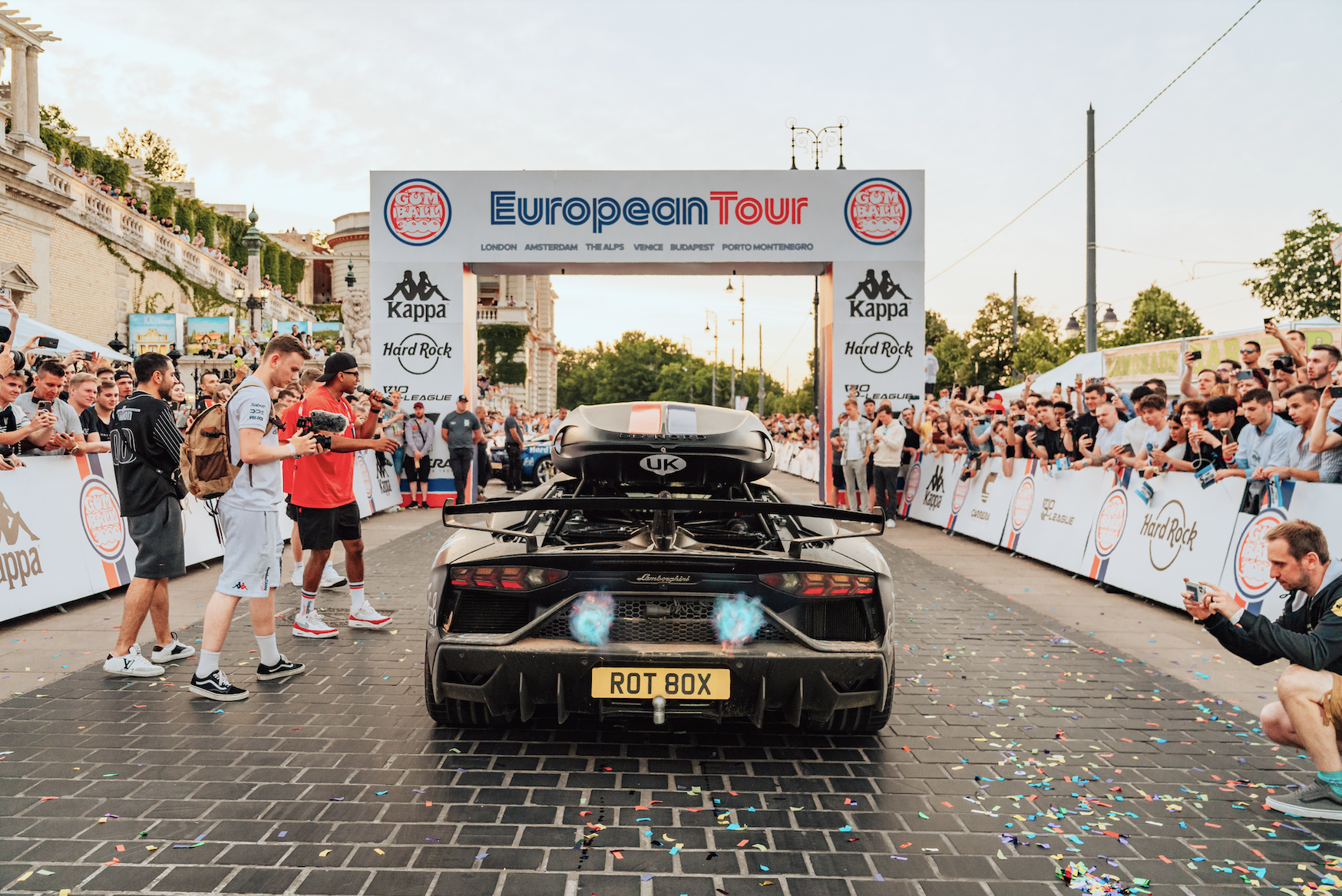 Public car arrivals into Budapest on penultimate day of the rally