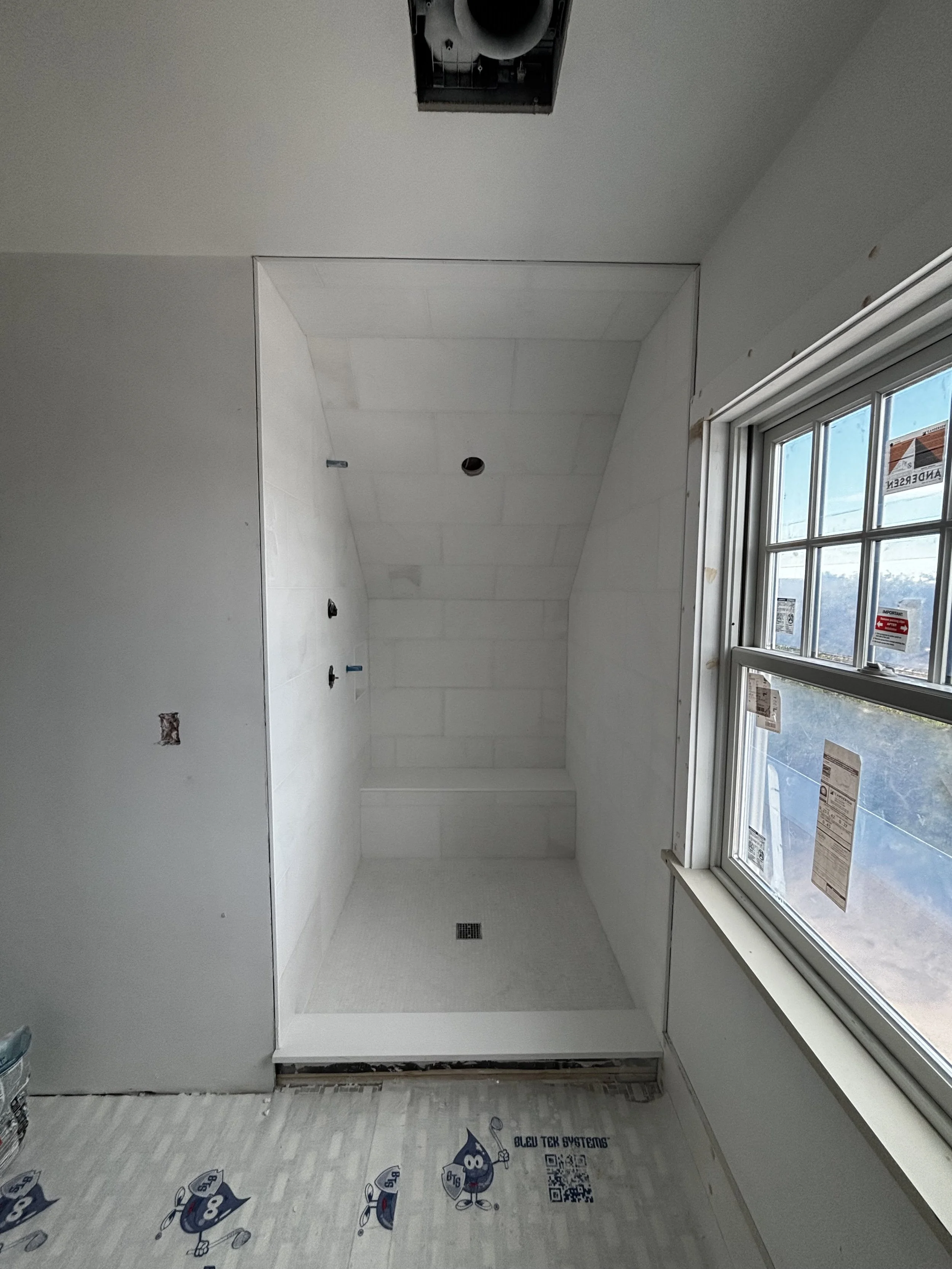 Professional bathroom tile installation for showers, floors, and walls. Expert craftsmanship, waterproof systems, and durable finishes.