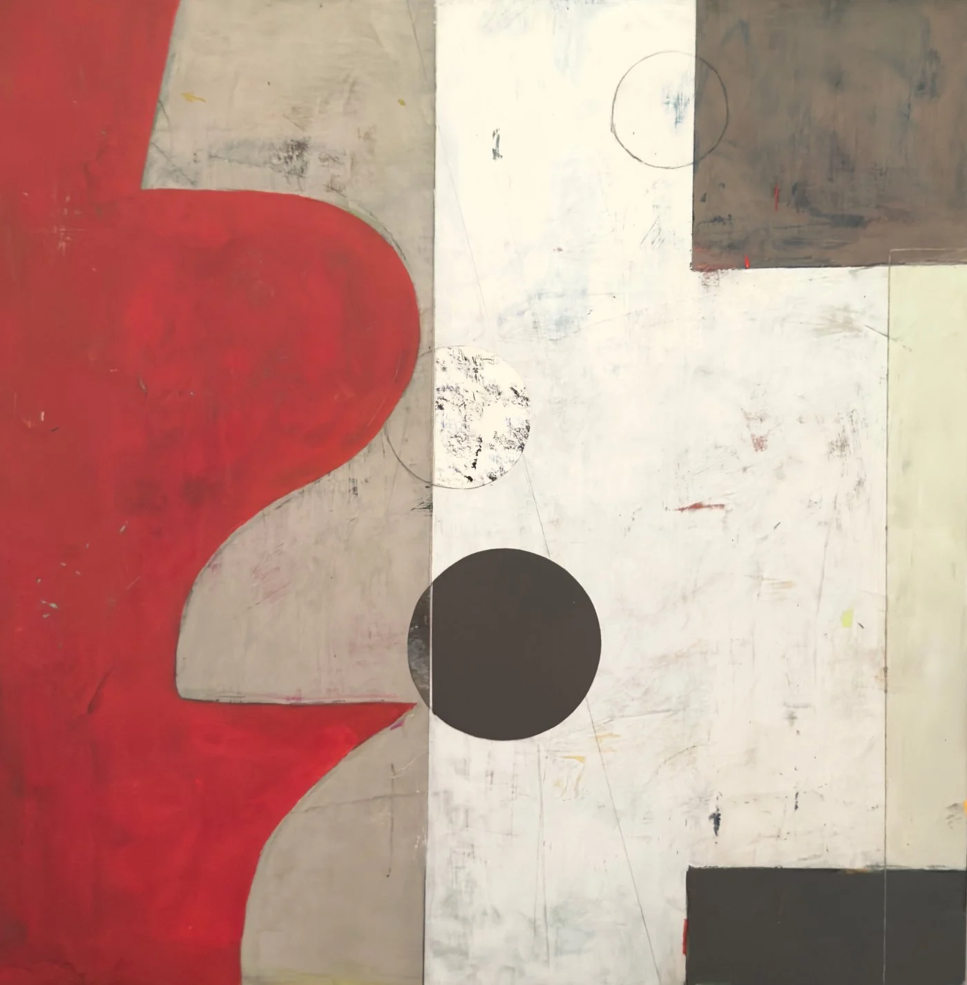 Peinture abstraite contemporaine composée de formes organiques en rouge, crème, beige et brun, avec textures superposées sur panneau de bois par jlarocqueatelier