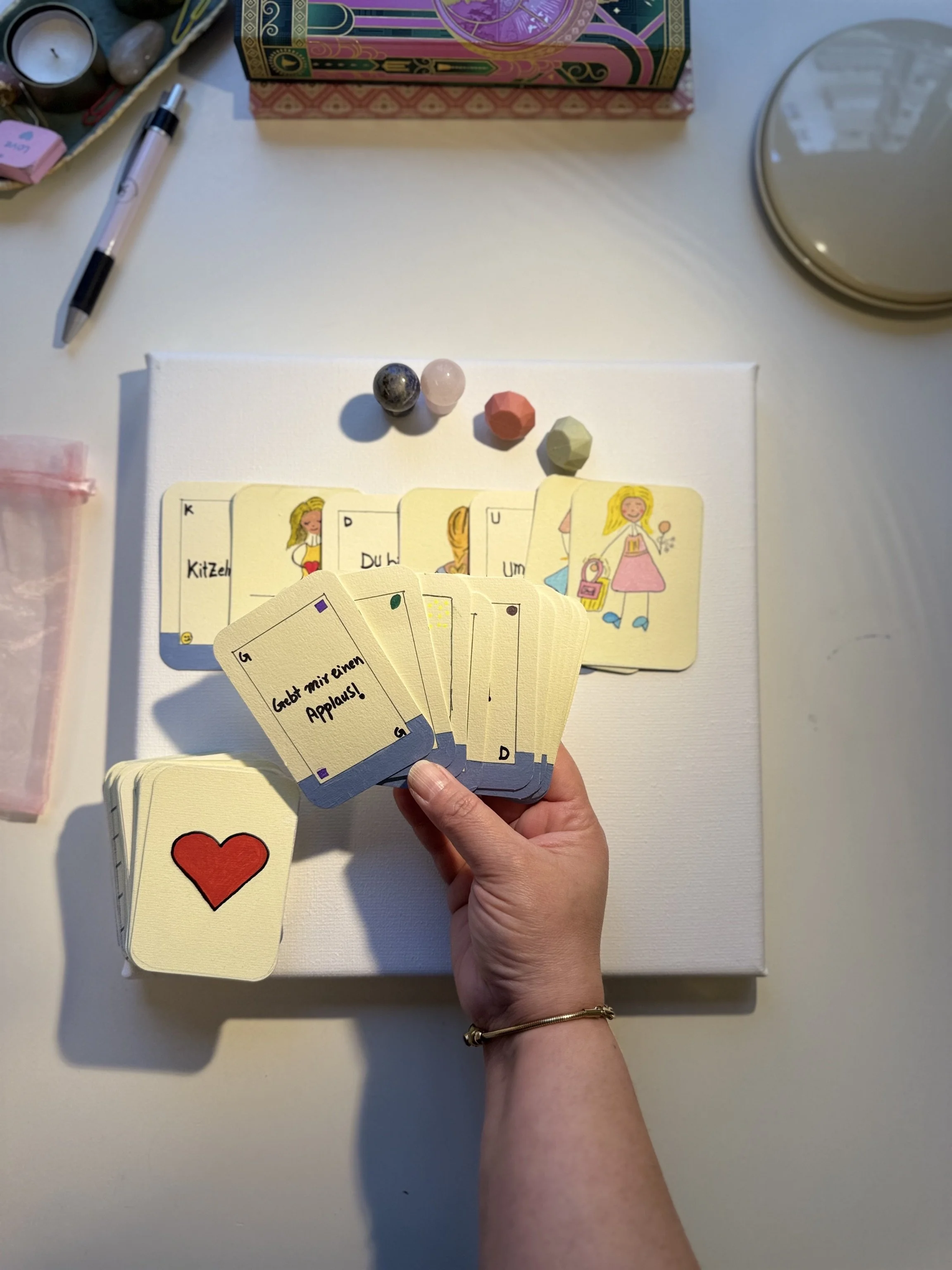 DU und Ich Spielkarten - Hand gemacht, Mini kunstwerke, Du & Ich Spielkarten | Handgemaltes Kartenspiel | Personalisierbares Geschenk für Tochter, Mama, Freundin | Original Acrylkunst Unikat ❤️🃏✨